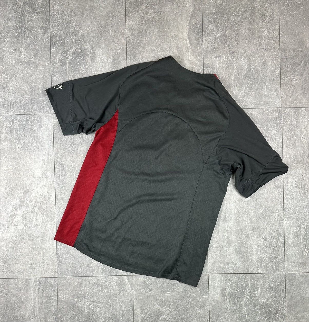 Nike Nike Manchester United FC 2005/06 Training Shirt Jersey Size US L / EU 52-54 / 3 - 13 Thumbnail