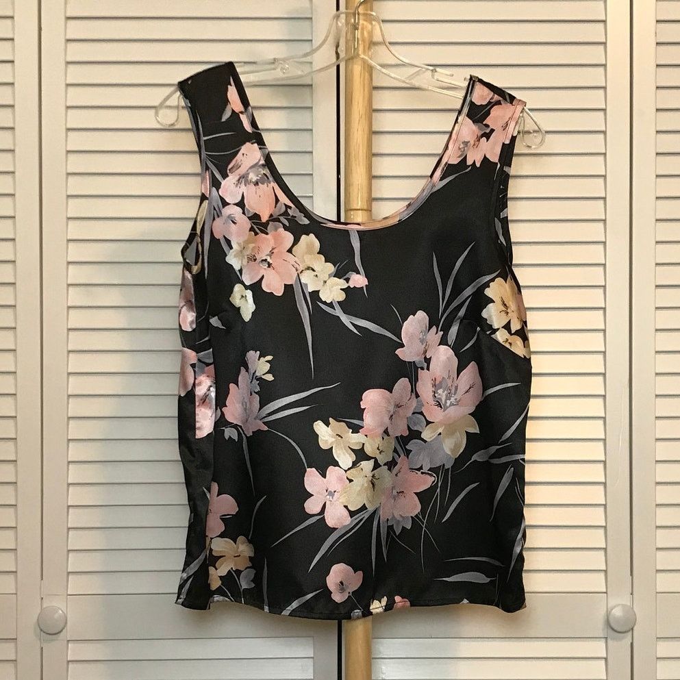 Croft & Barrow Croft & Barrow Floral Scoop Neck Sleeveless Blouse M Size M / US 6-8 / IT 42-44 - 1 Thumbnail