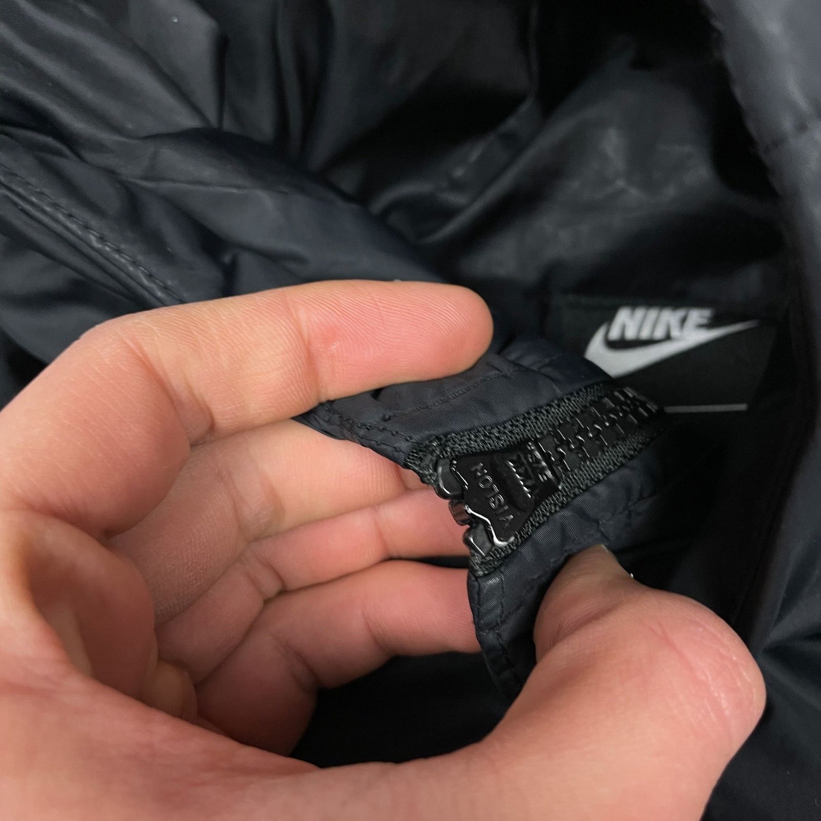 Nike Nike Women Black Long Sleeve Full Zip Hooded Puffer Jacket S Size S / US 4 / IT 40 - 9 Thumbnail