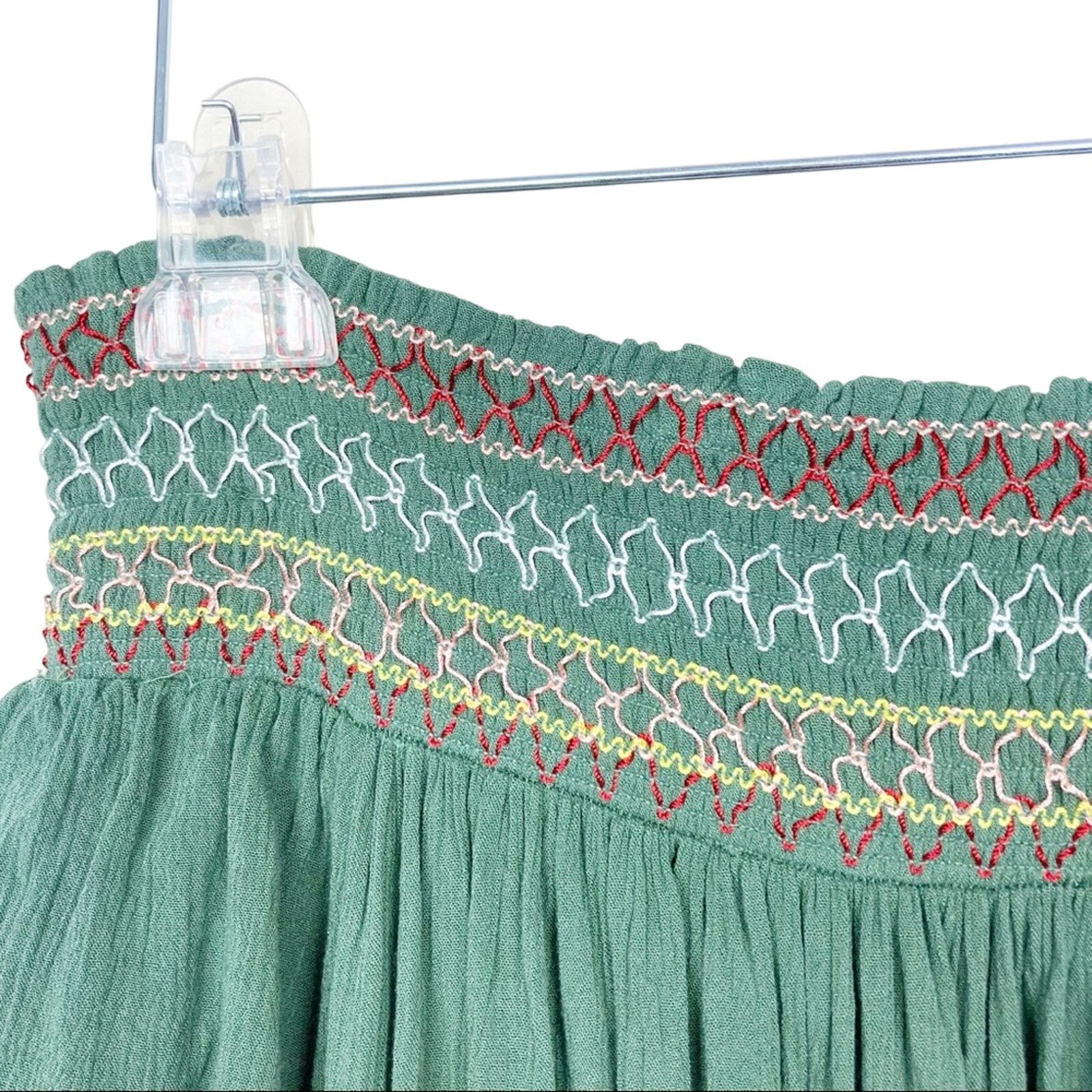 Other Francesca's Green Embroidered Off The Shoulder Top Sz S Size S / US 4 / IT 40 - 3 Thumbnail