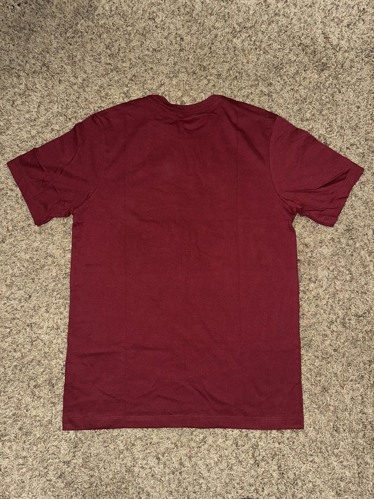 Nike Nike Men’s Liverpool Swoosh Red T-Shirt Sample Size US M / EU 48-50 / 2 - 6 Thumbnail