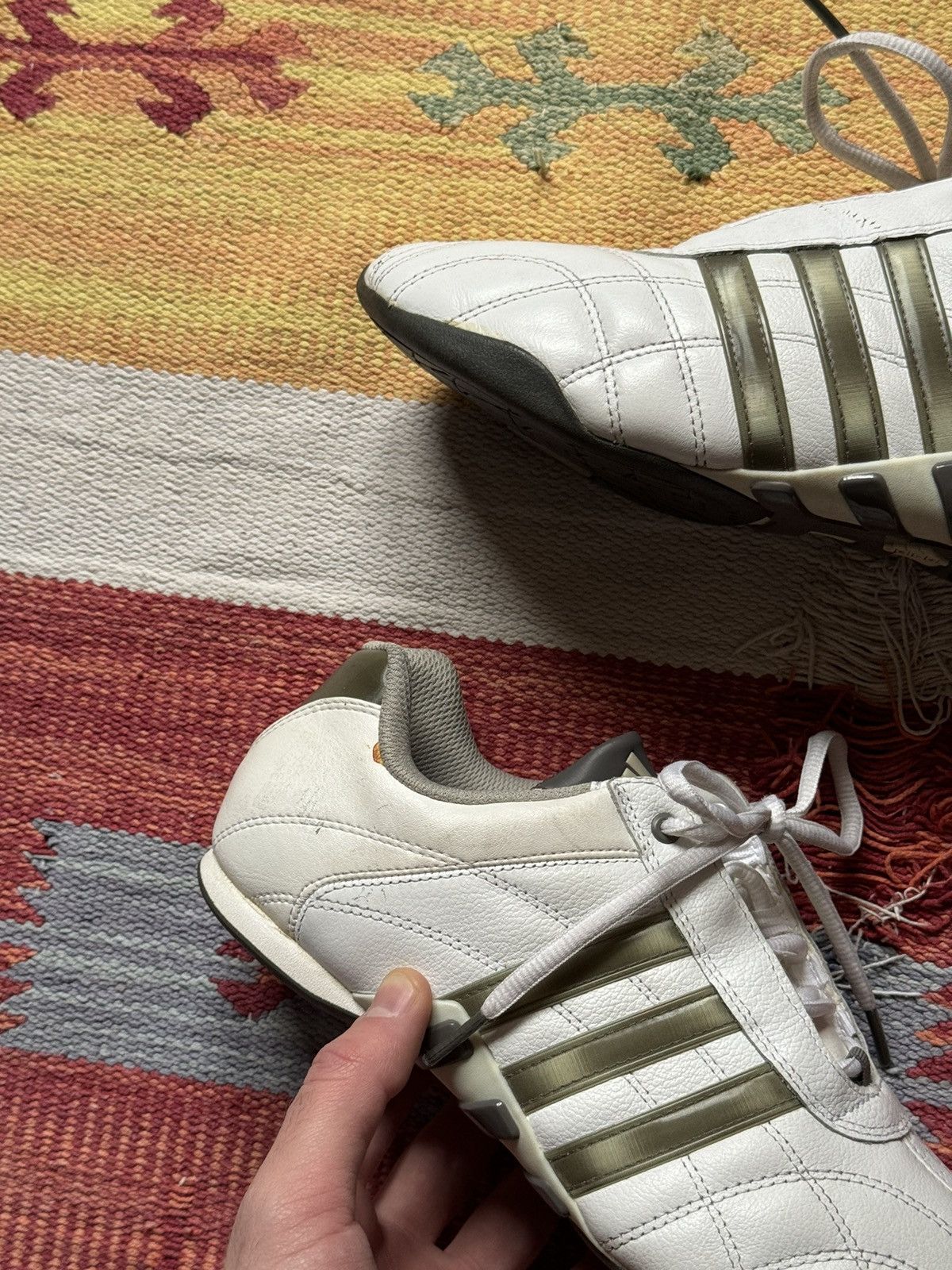Vintage Vintage 2011 Adidas y2k White Leather Low Japanese Sneakers Size US 7 / EU 40 - 8 Thumbnail