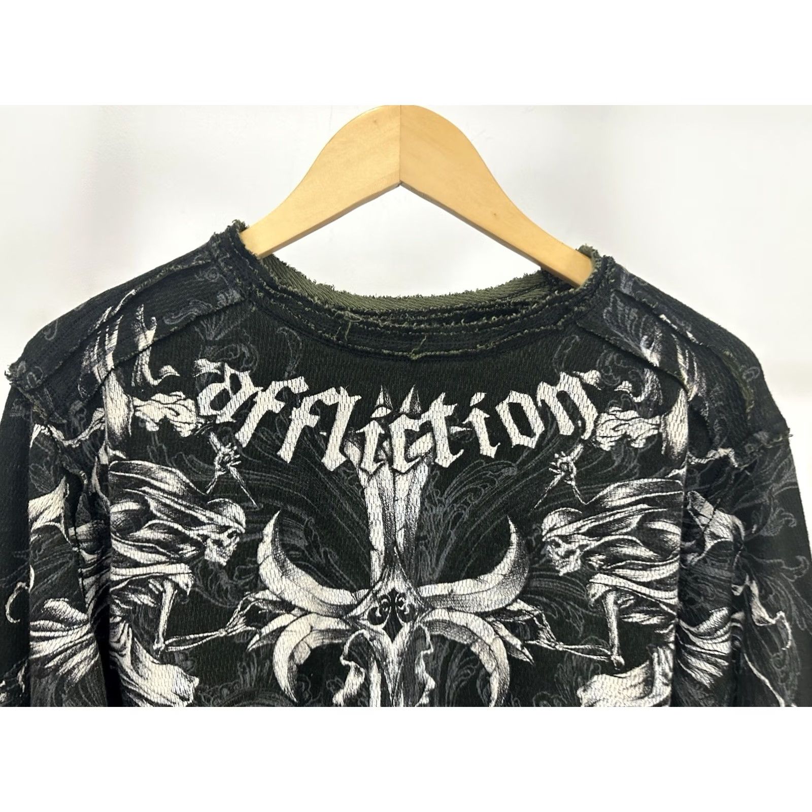Affliction VTG Affliction Cross Angel Death Emo Grunge Goth Thermal LS REVERSIBLE Shirt XL Black Mens Size US XL / EU 56 / 4 - 4 Thumbnail