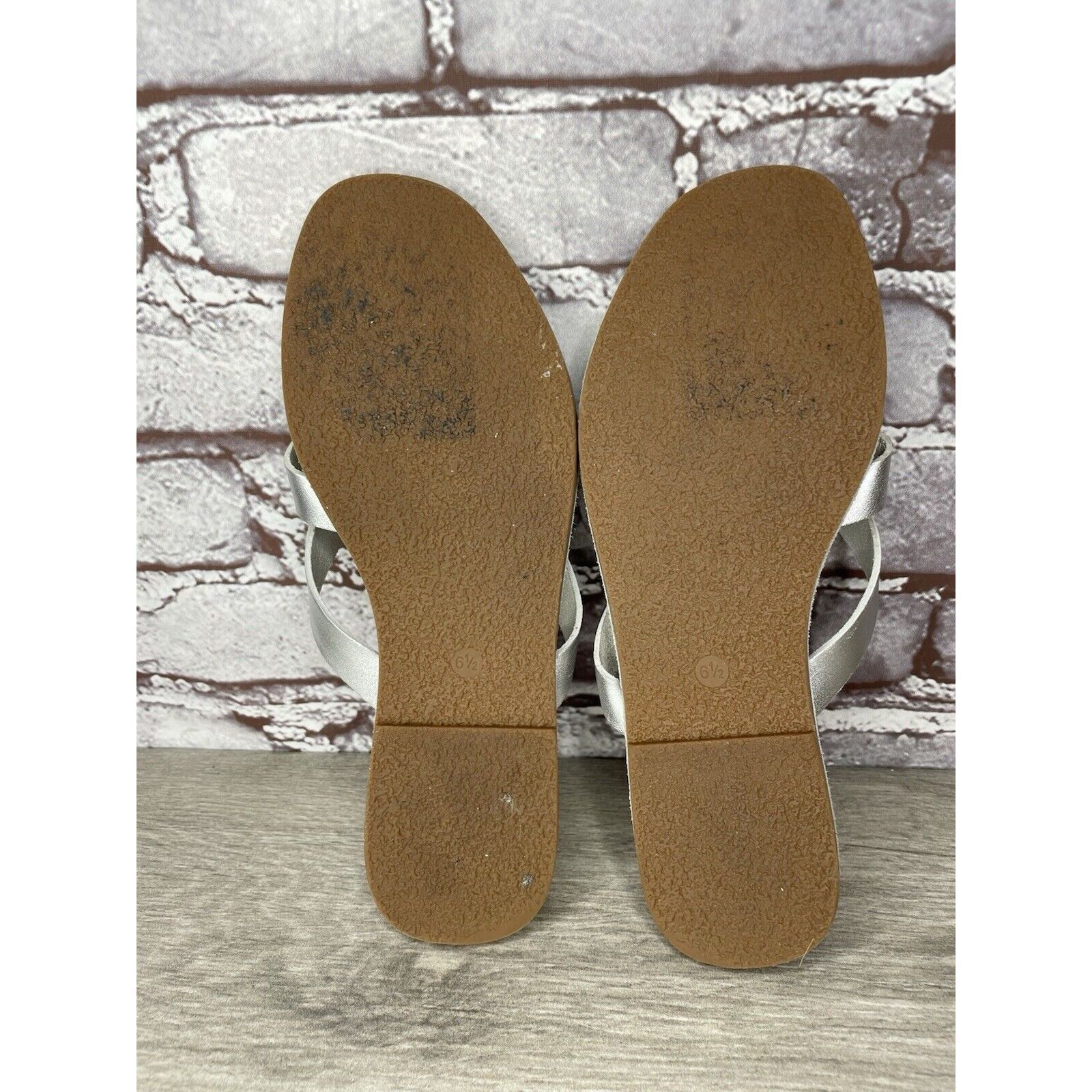 Madewell Madewell Boardwalk Silver Metallic Leather Thong Sandals Wom Size US 6.5 / IT 36.5 - 6 Thumbnail