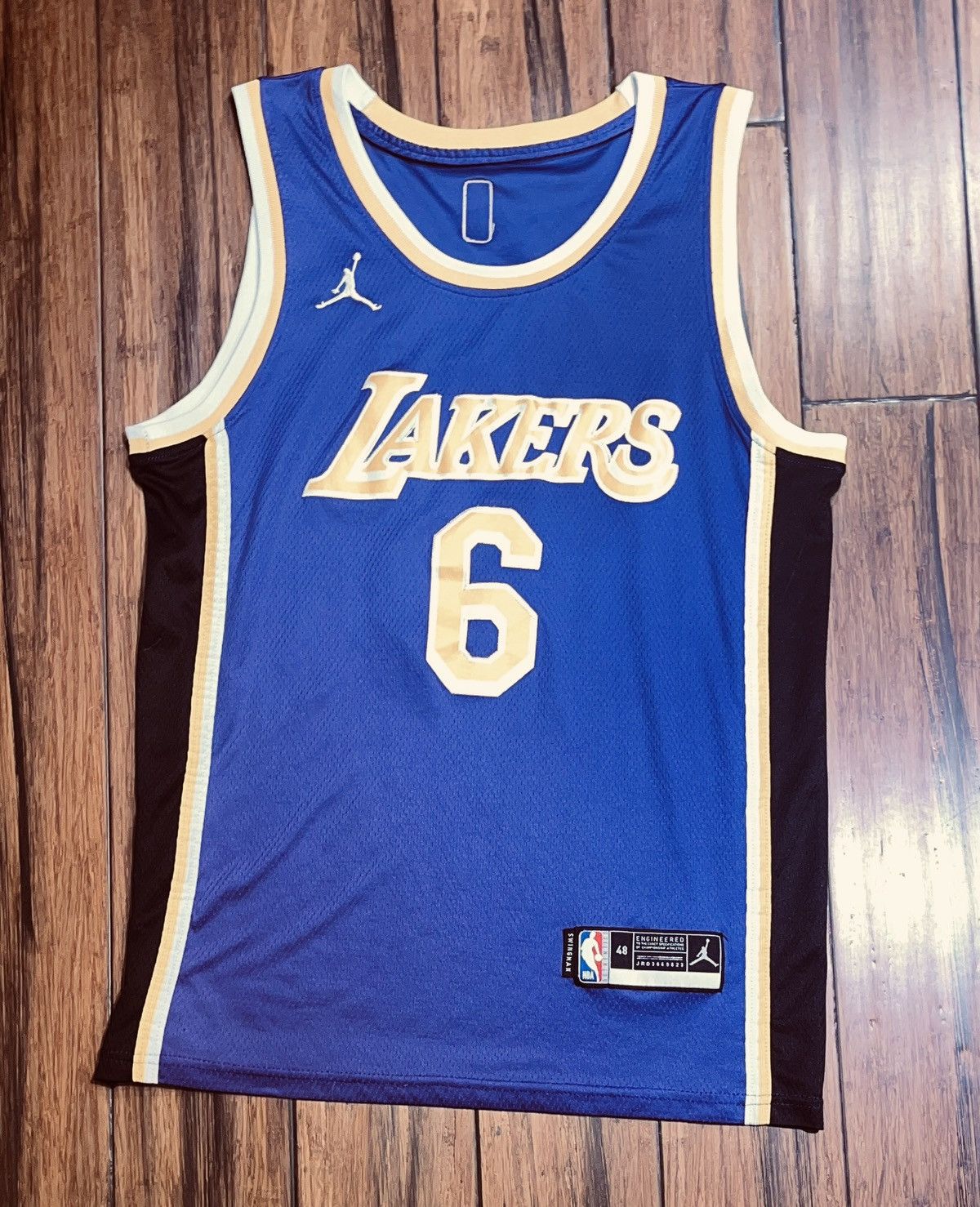Lakers lebron James jersey