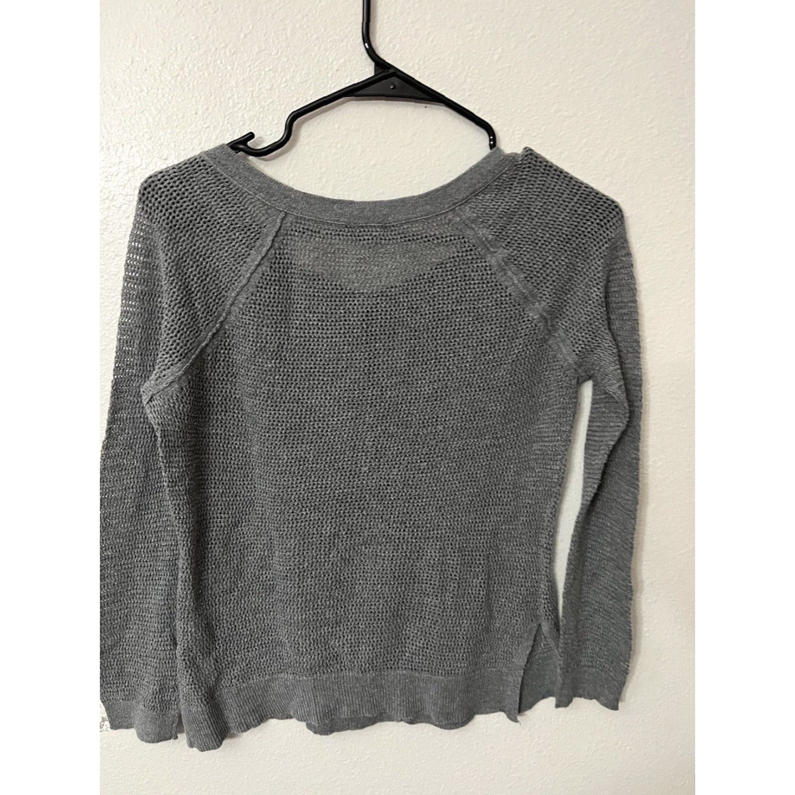American Eagle Outfitters VINTAGE American Eagle Women's Sweater Cardigan Open-Knit Button Gray Medium Clothing Size M / US 6-8 / IT 42-44 - 3 Thumbnail