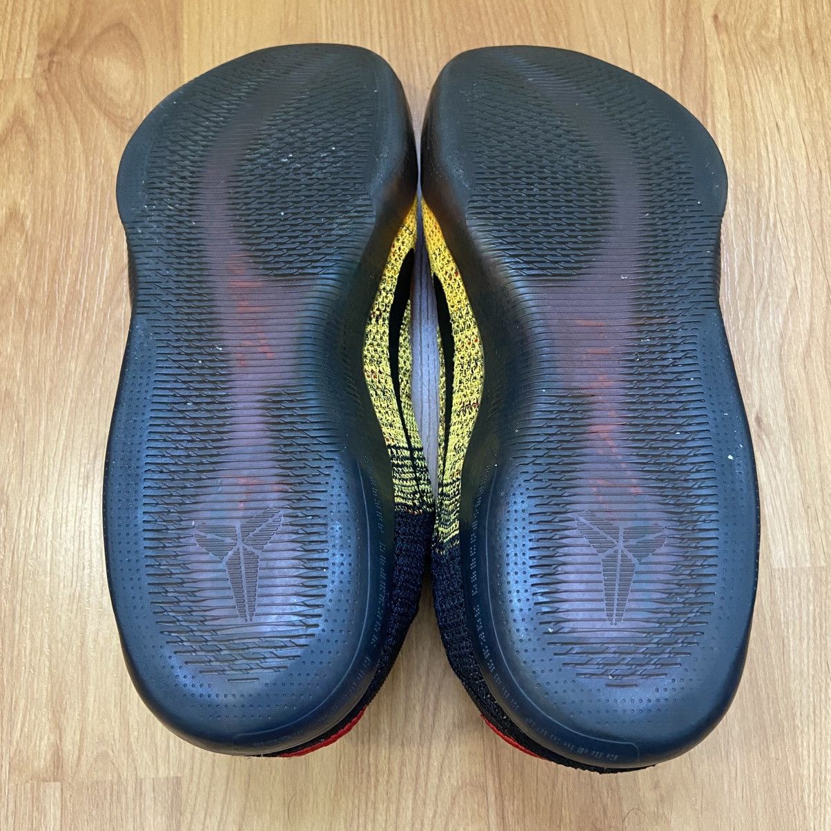 Nike Nike Men’s Kobe Bryant 11 Low Bruce Lee Shoes Size 11 Size US 11 / EU 44 - 8 Thumbnail