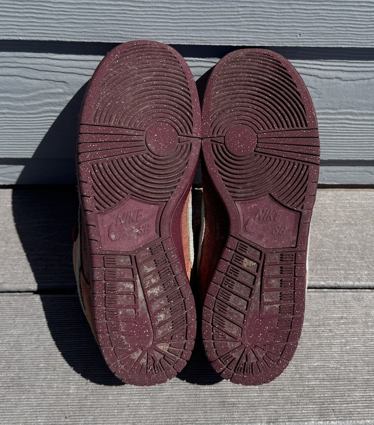 Nike SB Nike Dunk Low SB Mystic Red Size US 9.5 / EU 42-43 - 5 Thumbnail