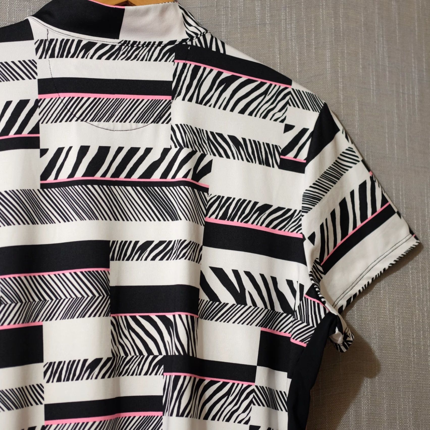 Vintage EUC Tail White Label Golf Polo Shirt 1/3 Zip Womens XXL Black/White/Pink Geometric Mock Pullover Shirt Polo Tail Size XXL / US 16-18 / IT 52-54 - 7 Thumbnail