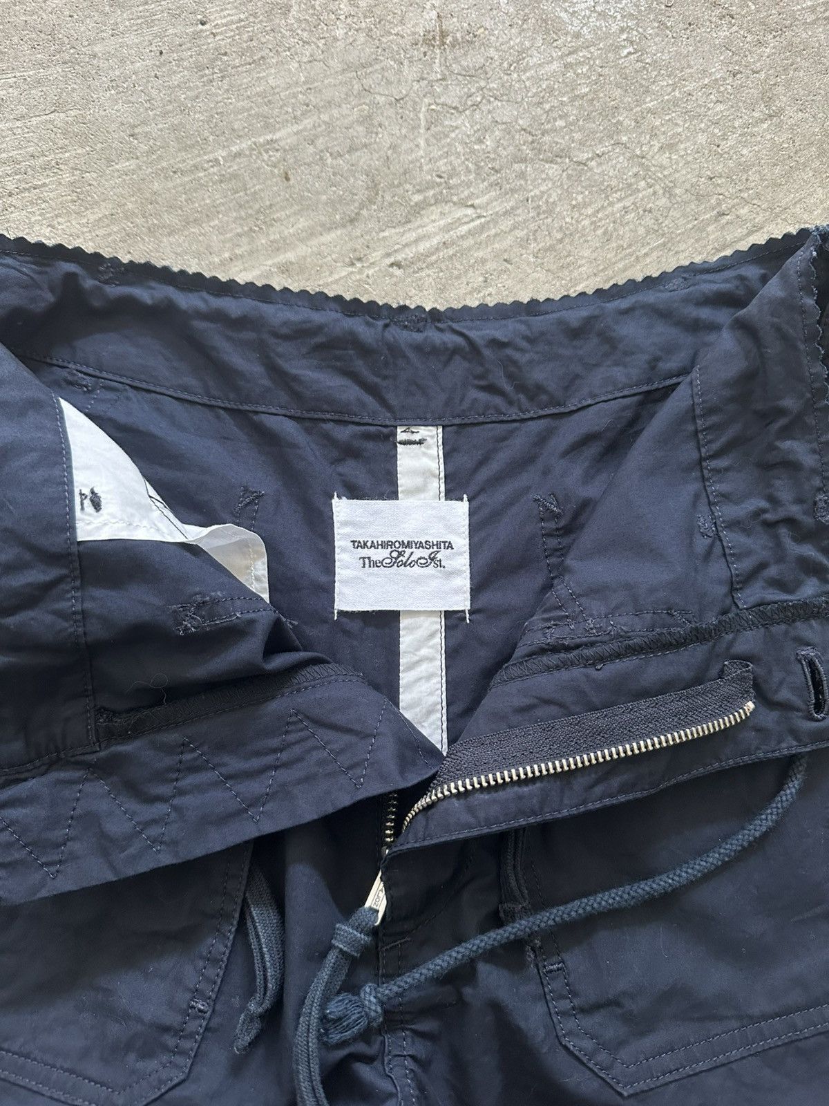 Takahiromiyashita The Soloist. Takahiro Miyashita TheSoloist Shorts Navy multi pocket S Size US 30 / EU 46 - 6 Thumbnail