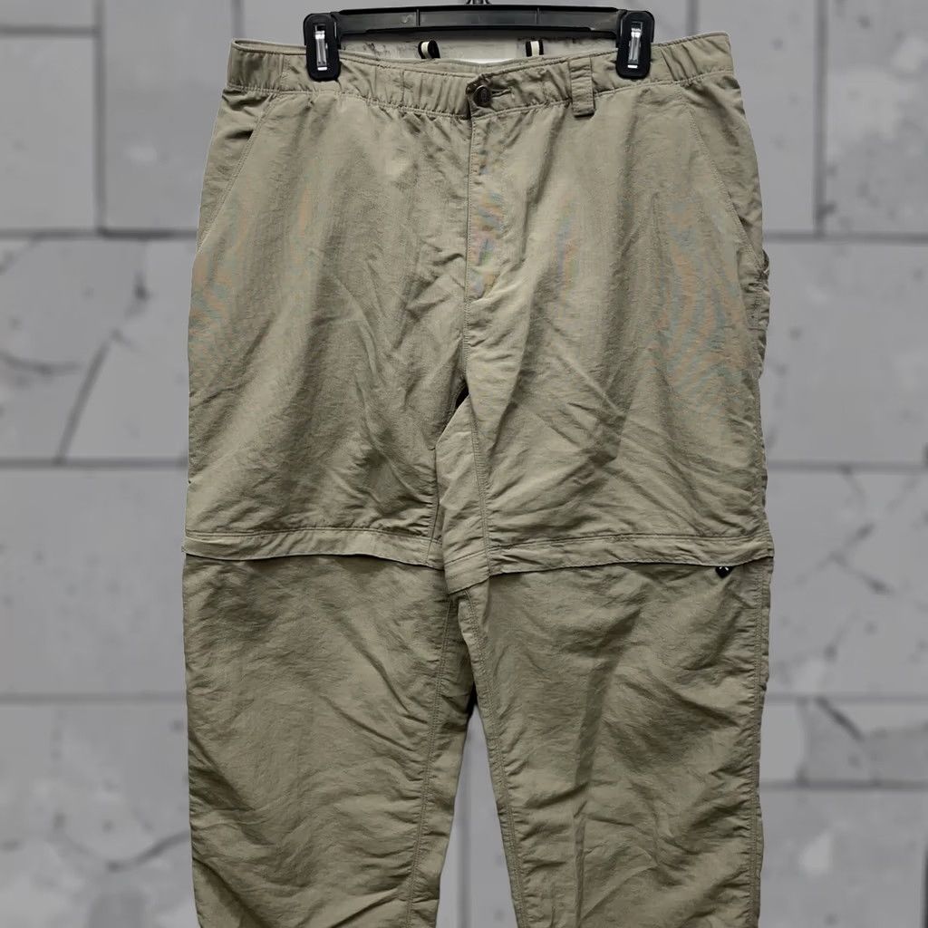 The North Face VINTAGE The North Face Beige Convertible Hiking Pants Womens Size XL Size 40" / US 18 - 1 Thumbnail