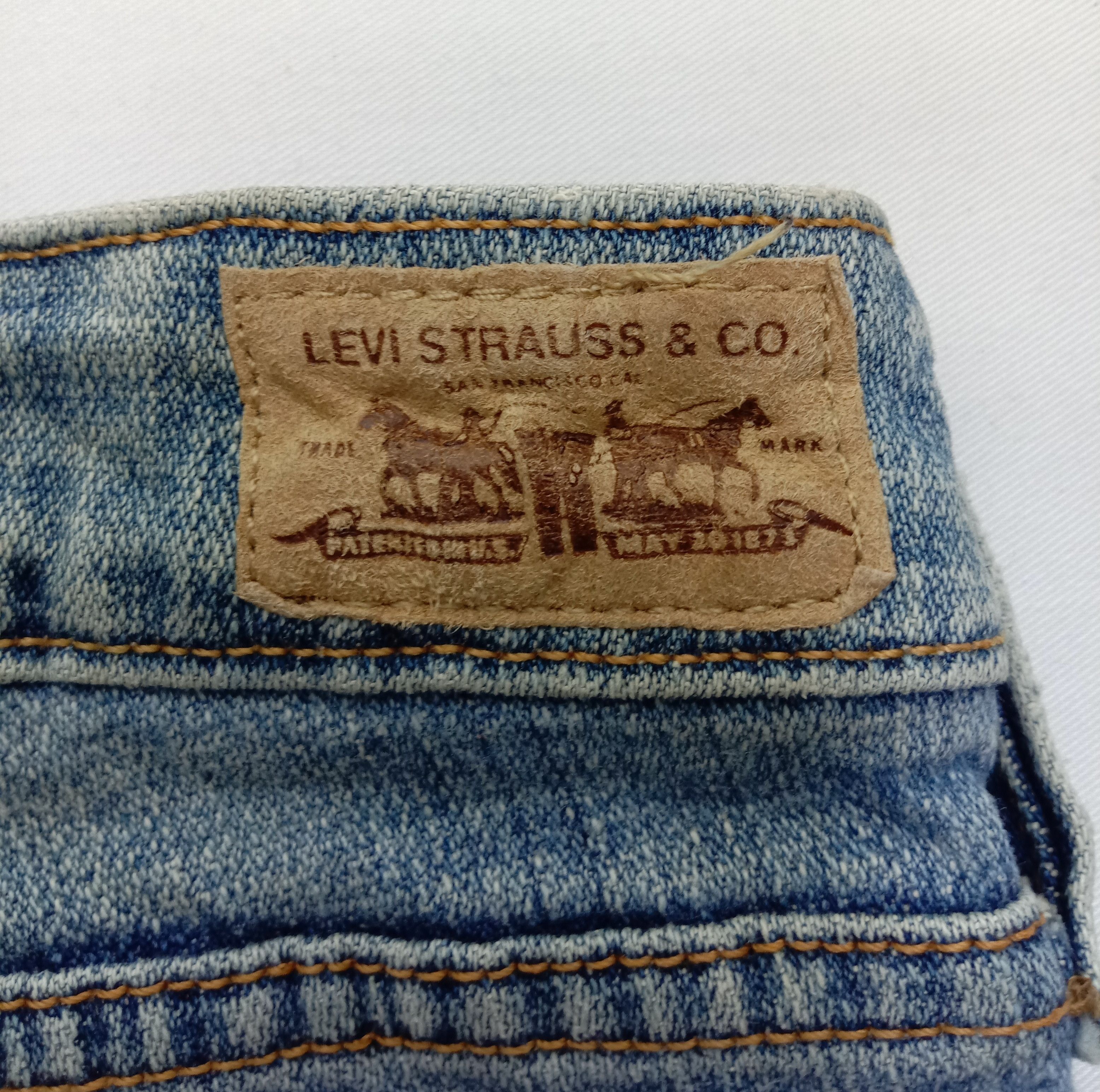 Levi's Vintage Levi's 545 Flare Jeans Light Wash Denim Size US 33 - 17 Thumbnail
