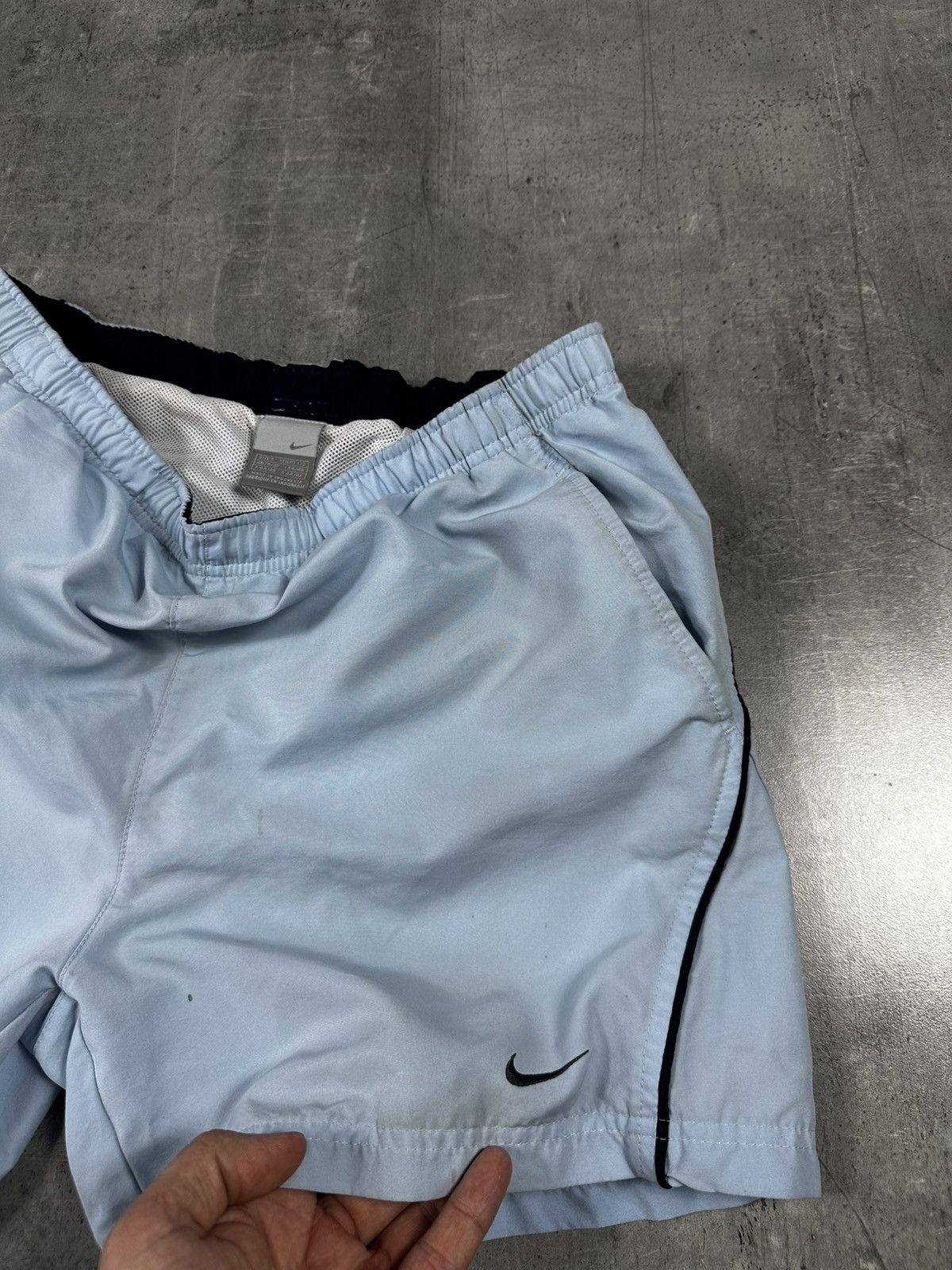 Other NIKE BLUE Nylon Swoosh Shorts Vintage Y2K Size US 30 / EU 46 - 6 Thumbnail