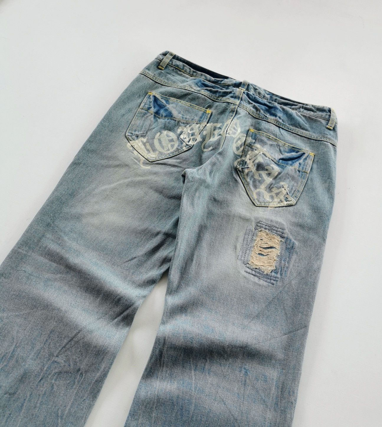 Vintage Vintage Body Glove Love Ocean Tribal Print Loose Fit Jeans Size US 33 - 8 Thumbnail