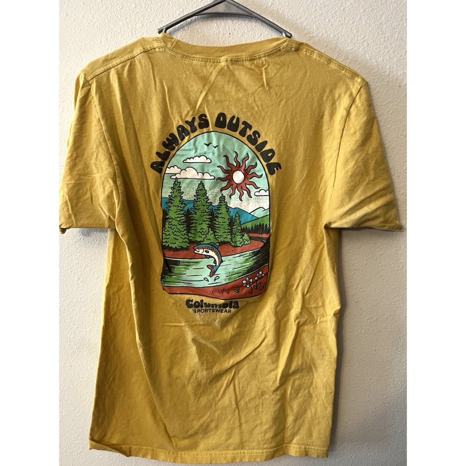 Logo 7 Columbia Logo Tee T-Shirt Logo Fisherman Crew Neck Short Sleeve Yellow M Regular Men’s Tee Size US M / EU 48-50 / 2 - 3 Thumbnail