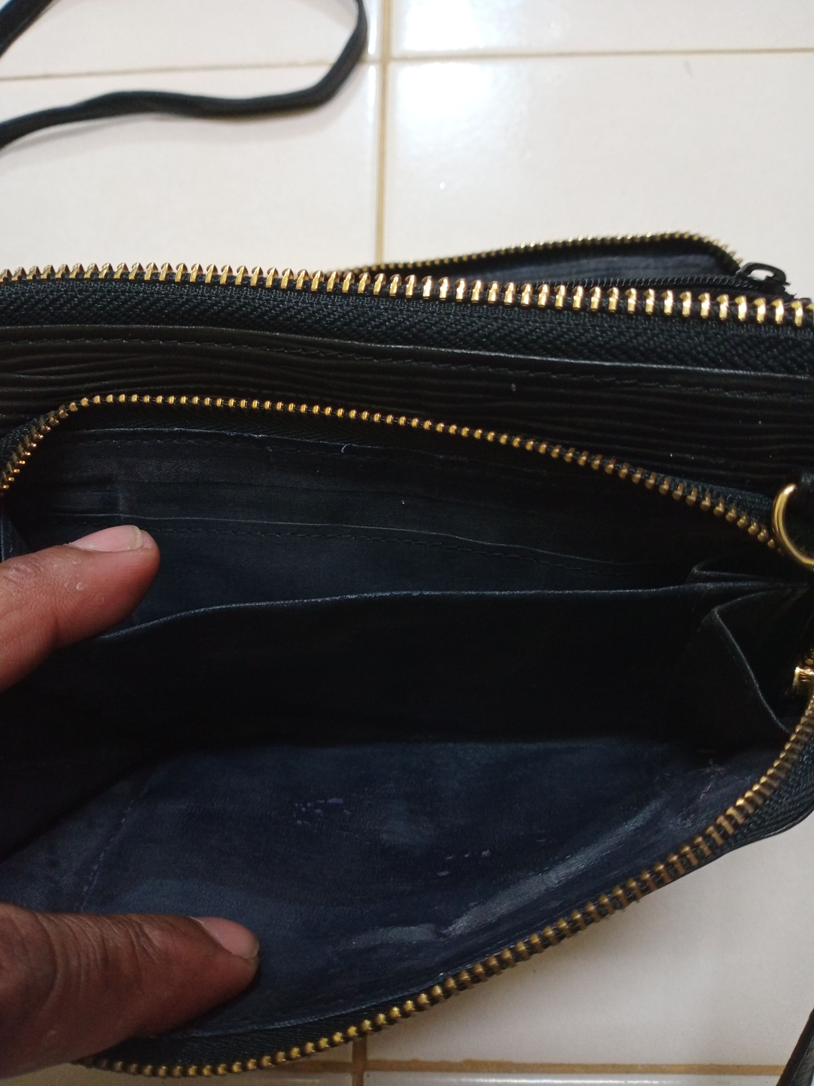 Gianni Valentino Rare Vintage Gianni Valentino 2in1 Wallet/Sling Bag Size ONE SIZE - 7 Thumbnail