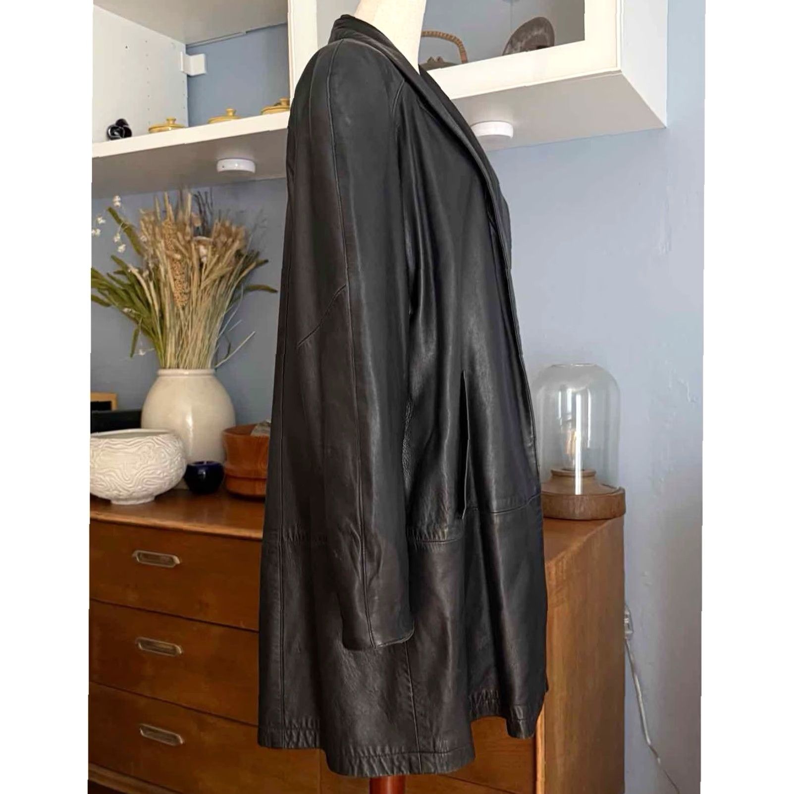 Vintage Vintage 80’s VAKKO Black Leather Jacket Open Front Size M/L User: Vintage 80’s VAKKO Black Leather Jacket Open Front Size M/L Size M / US 6-8 / IT 42-44 - 2 Thumbnail