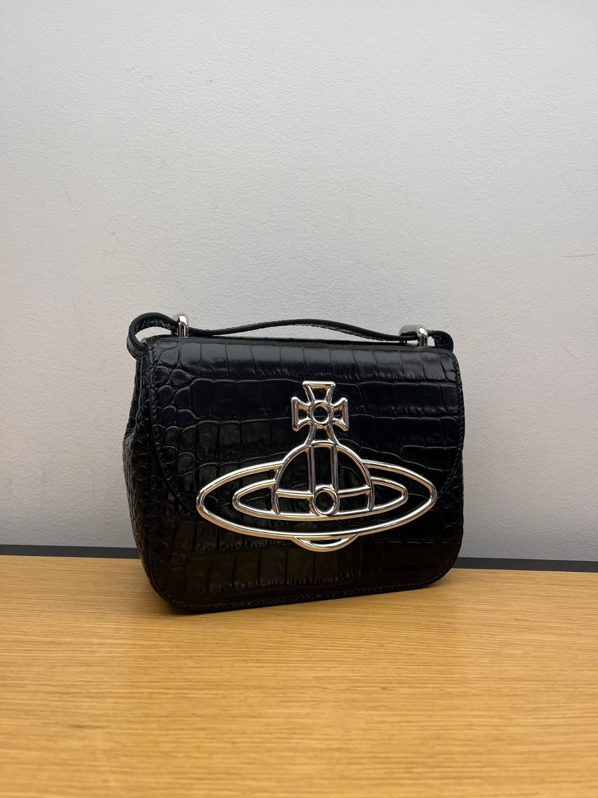 Vivienne Westwood o1f1d3z0625 Size: OS / Linda Crossbody Bag in Black Size ONE SIZE - 1 Preview