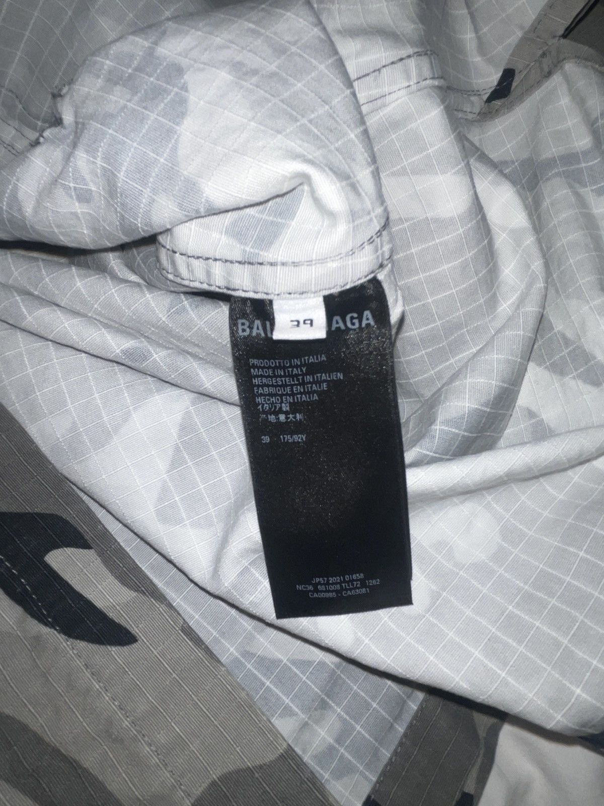 Balenciaga Balenciaga BNWT White Camo Button Up *FINAL DROP* Size US M / EU 48-50 / 2 - 8 Thumbnail