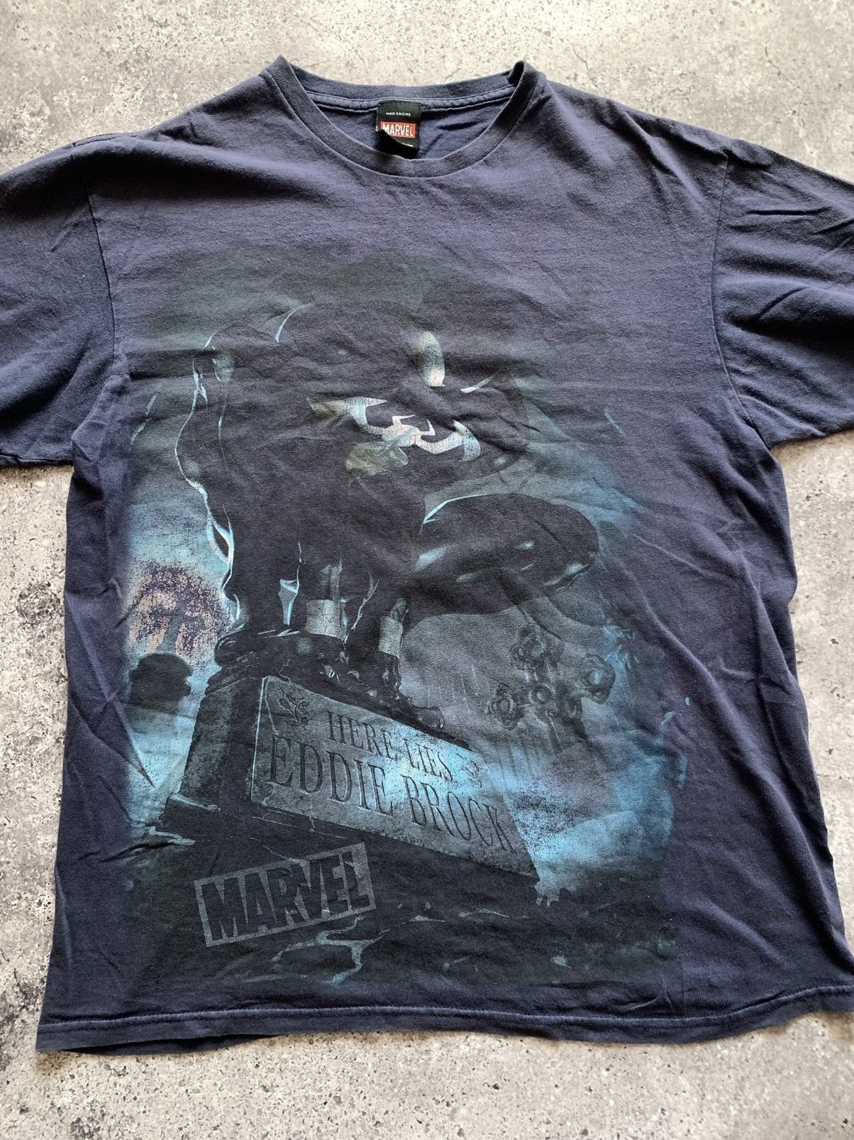 Marvel Comics 🔥VINTAGE MARVEL VENOM HERE LIES EDDIE BROCK 00’s T-SHIRT Size US L / EU 52-54 / 3 - 3 Thumbnail