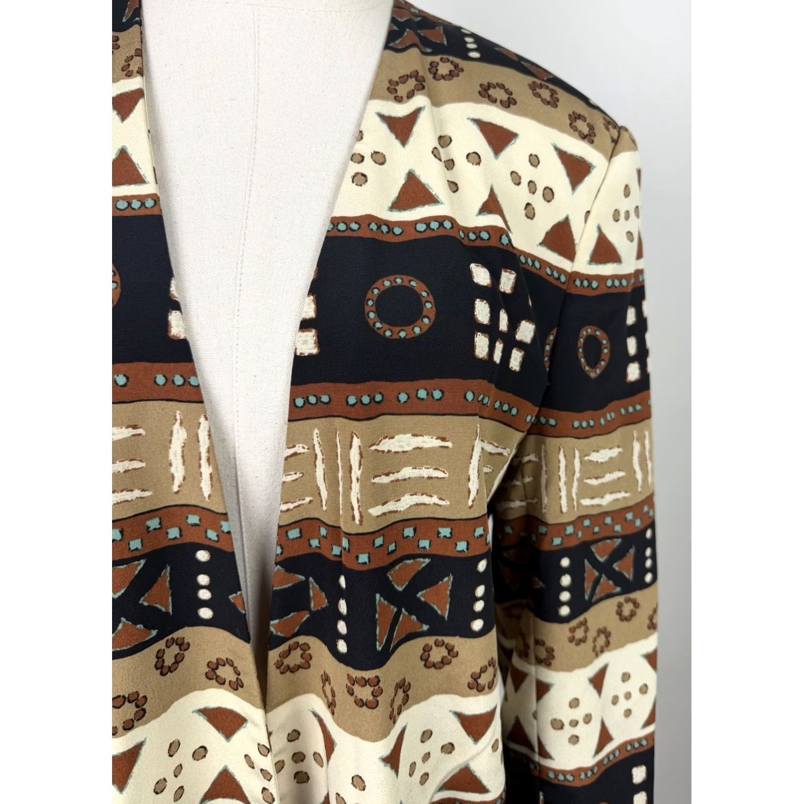 Jones New York VINTAGE Jones New York Blazer Womens M Geometric Beige Open Front Western 90s Blazer Size M / US 6-8 / IT 42-44 - 3 Thumbnail
