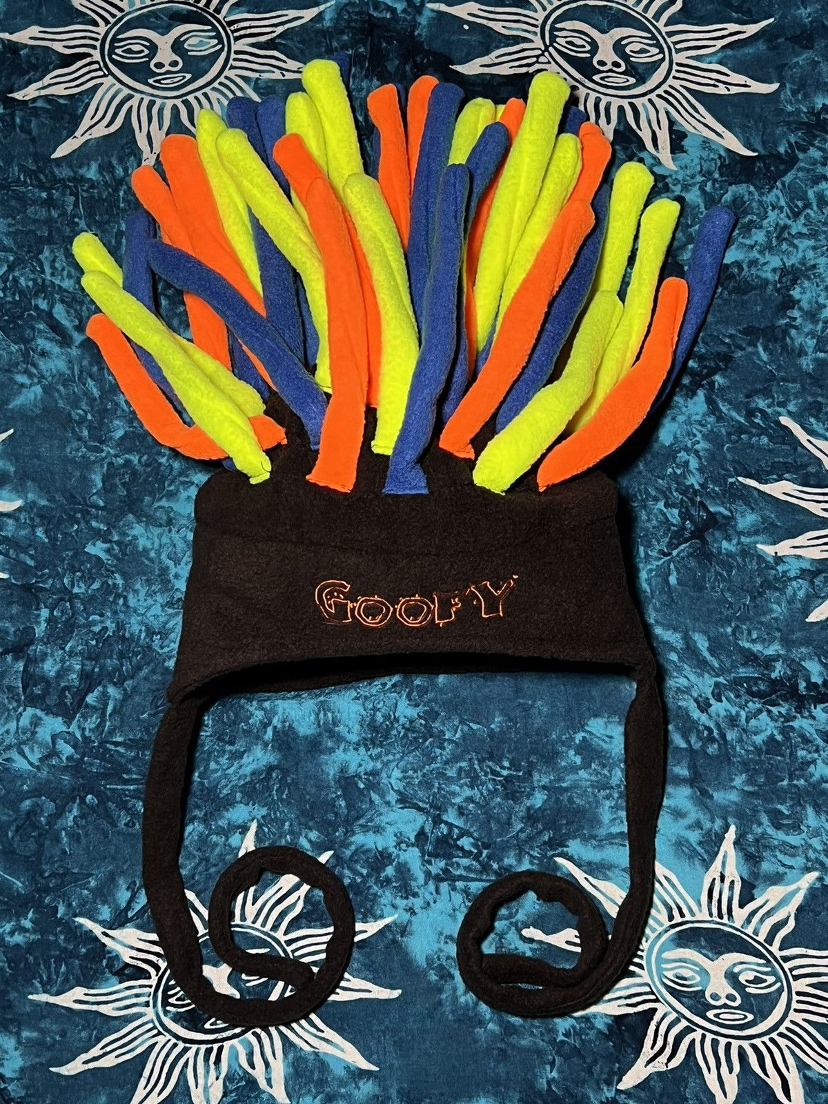 Vintage 🔥DREADLOCK GOOFY DISNEY STYLE KNITTED BEANIE HAT Size ONE SIZE - 2 Thumbnail