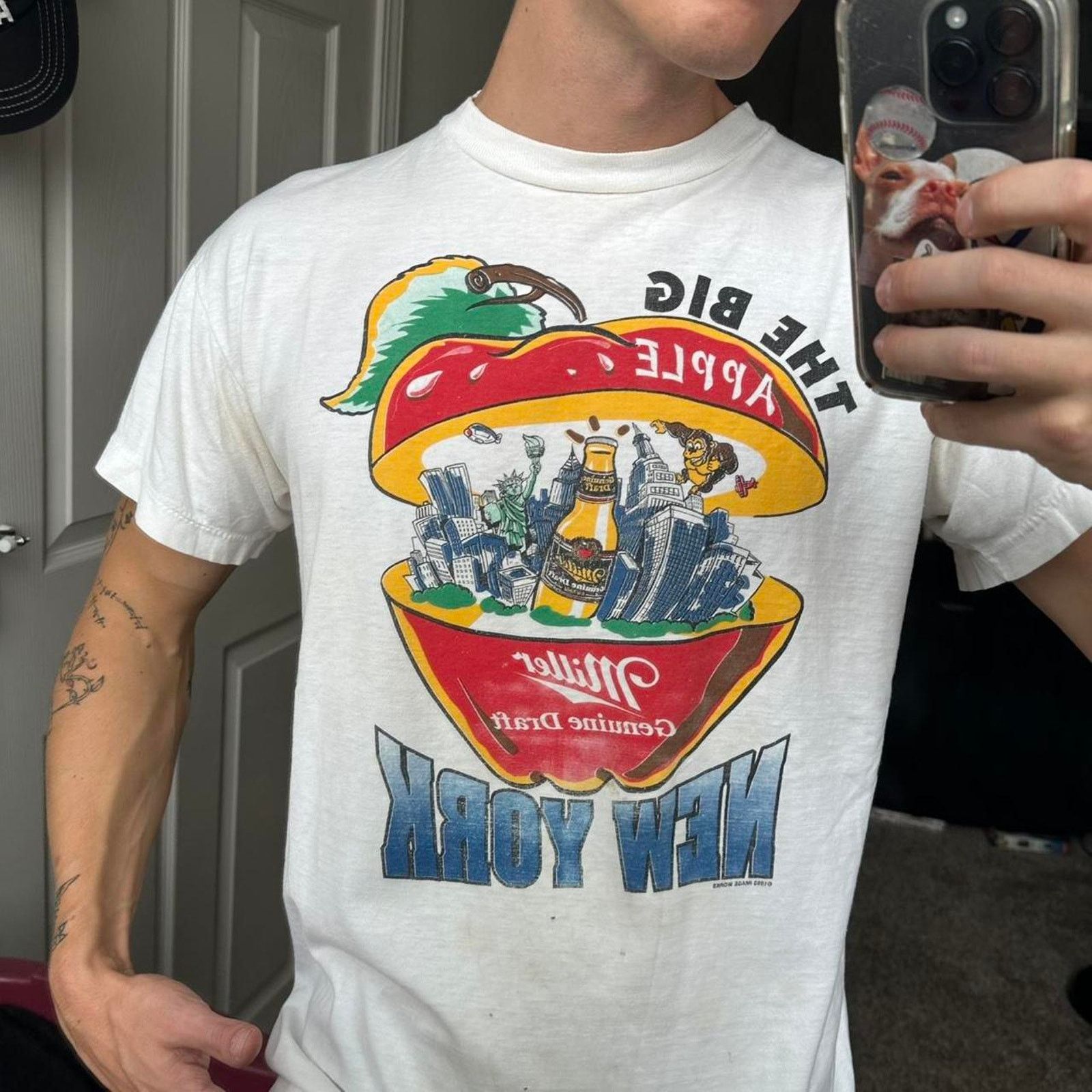 Vintage Vintage 80s Thrashed NYC Miller Lite Graphic White Tee Size US M / EU 48-50 / 2 - 2 Thumbnail