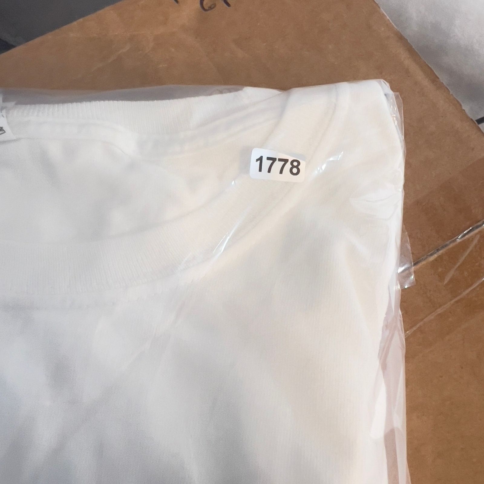 Other Philadelphia 76ers T-Shirt Men's XL White PreShrunk Cotton Size US XL / EU 56 / 4 - 10 Thumbnail