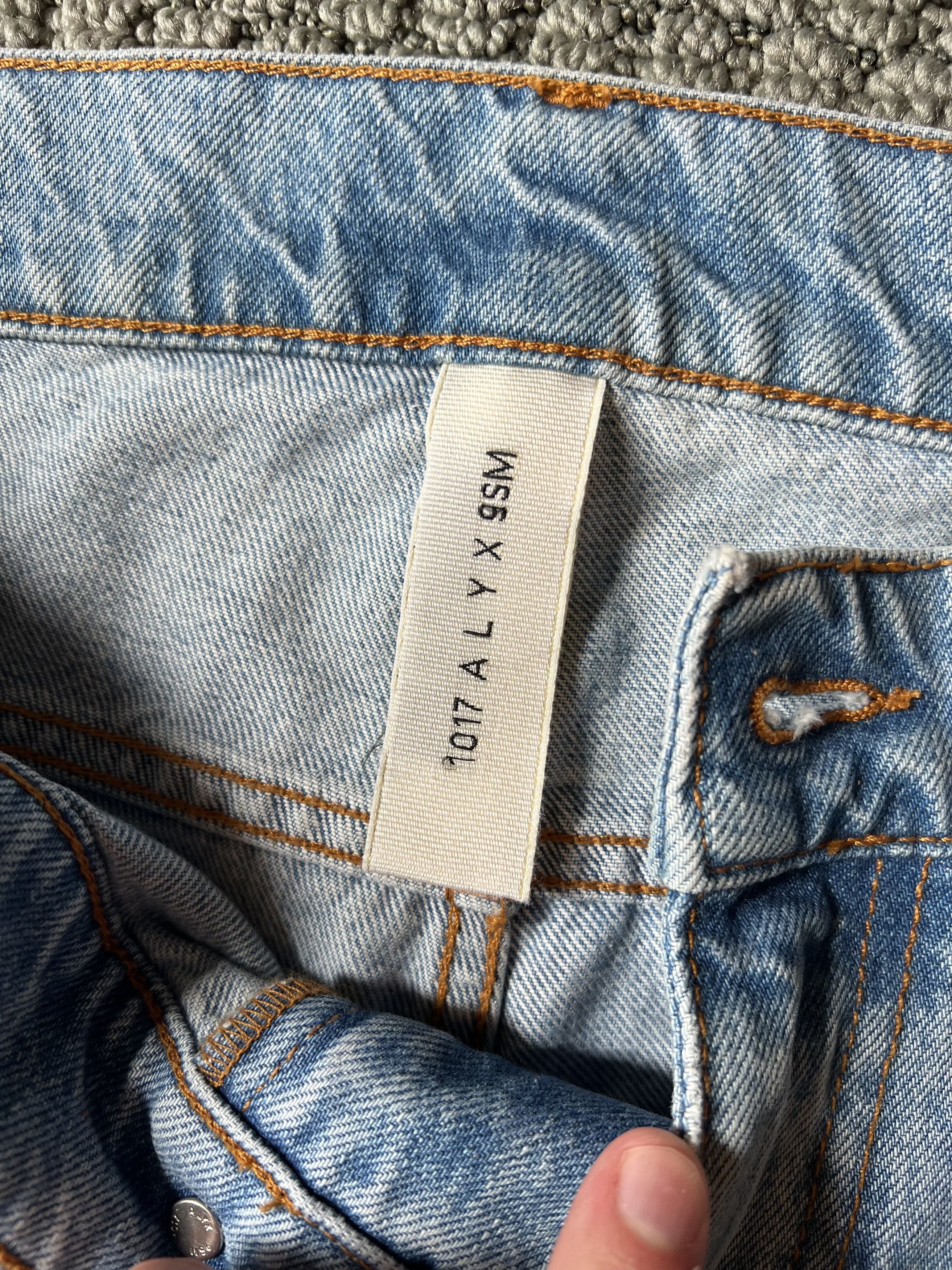 1017 ALYX 9SM 1017 ALYX Light Wash Straight Leg Cargo Denim Size US 32 / EU 48 - 2 Thumbnail