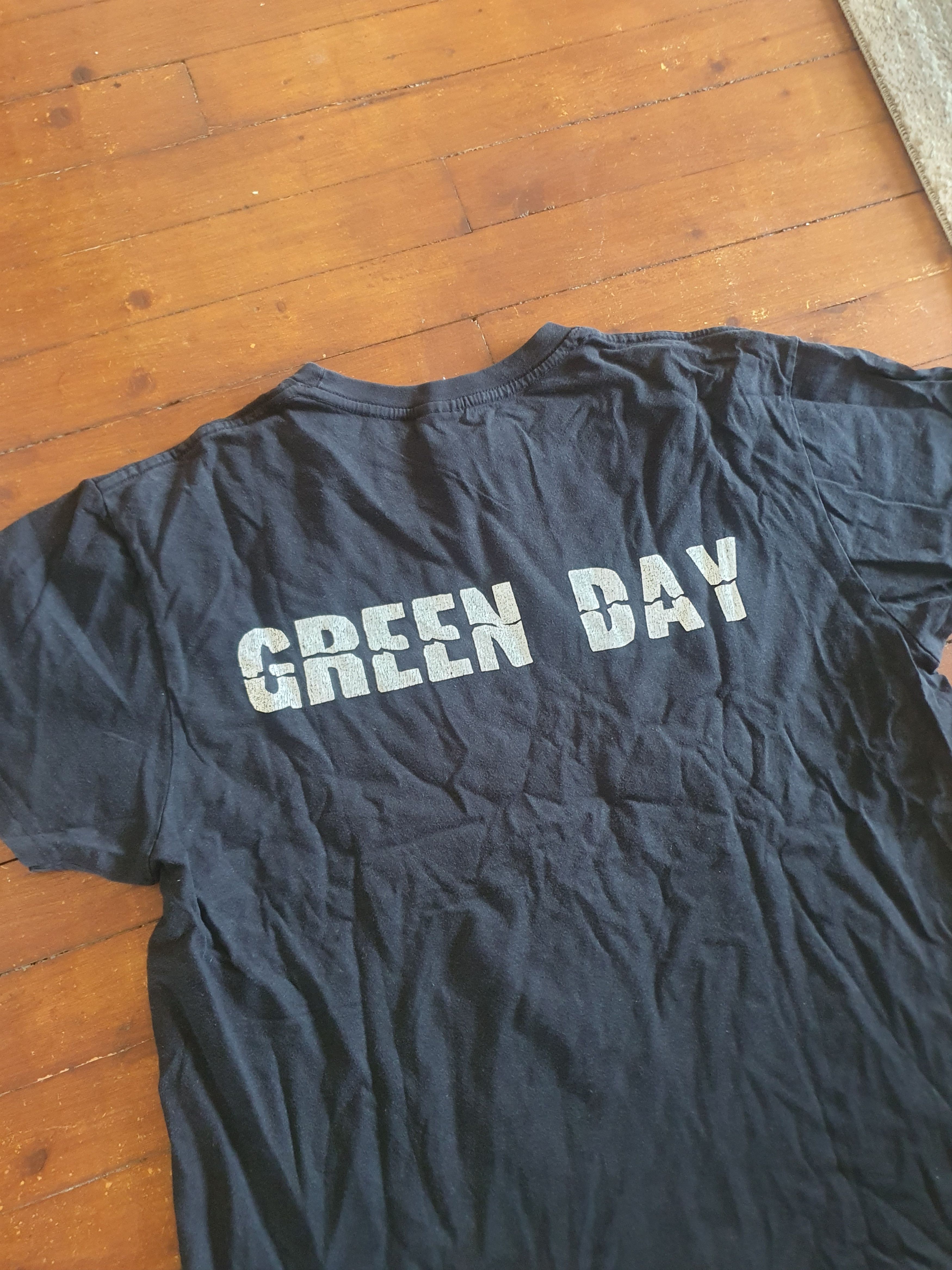 Band Tees Green Day American Idiot double sided t-shirt sz L Size US L / EU 52-54 / 3 - 8 Thumbnail