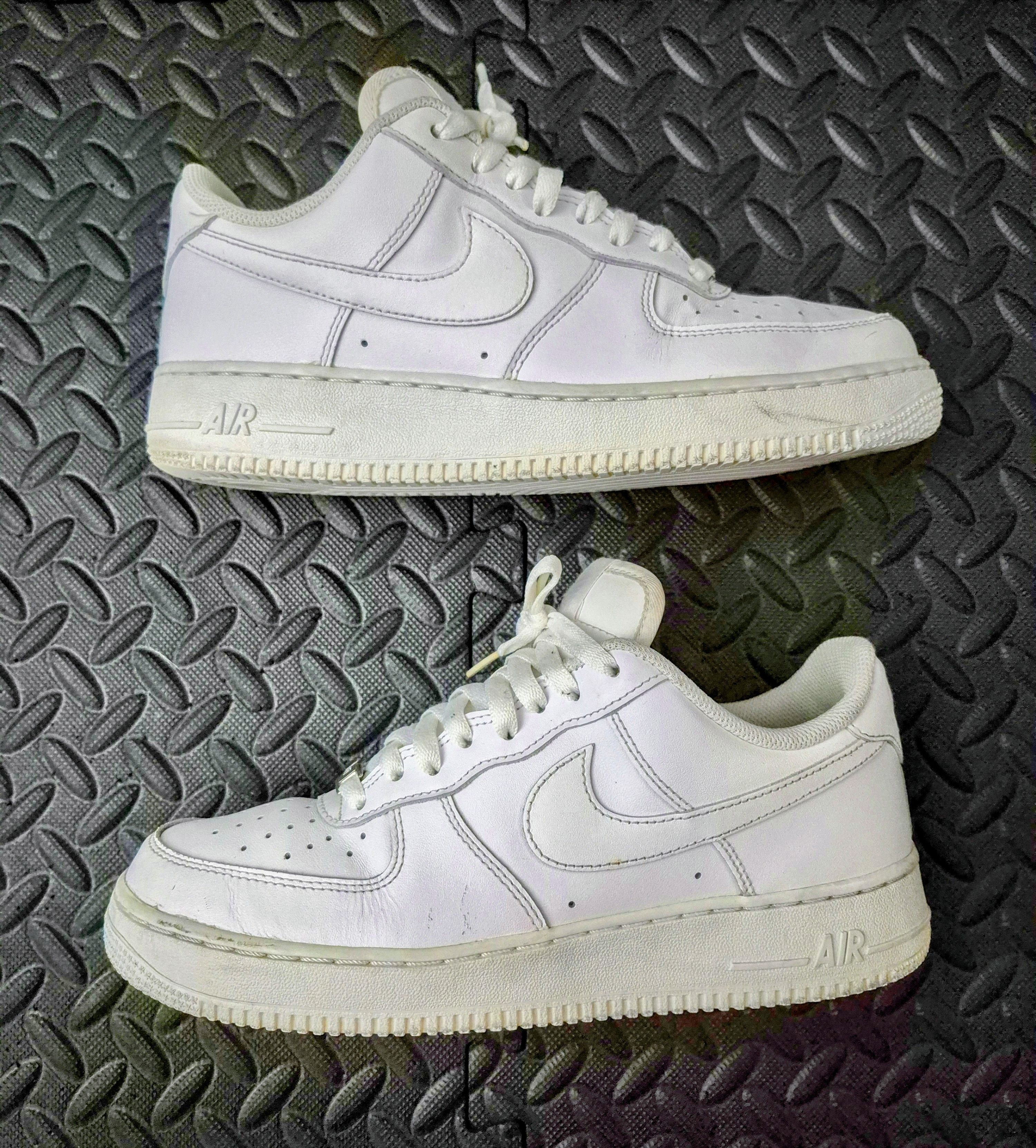 Nike Size 9M - Nike Air Force 1 Low '07 TRIPLE WHITE Size US 9 / EU 42 - 3 Thumbnail