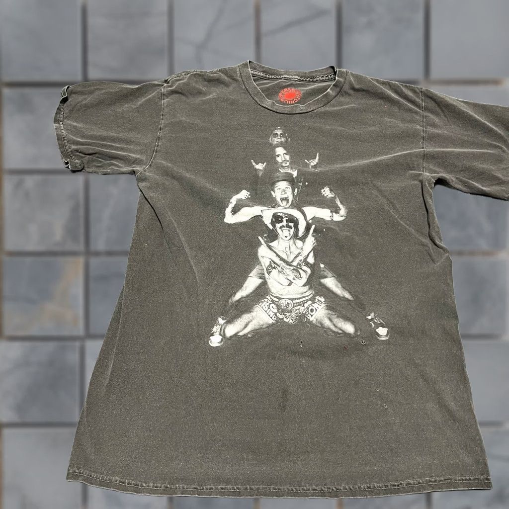 Vintage Red Hot Chili Peppers Unlimited Love World Tour 2023 T-Shirt Gray Size S Mens Size US S / EU 44-46 / 1 - 1 Thumbnail