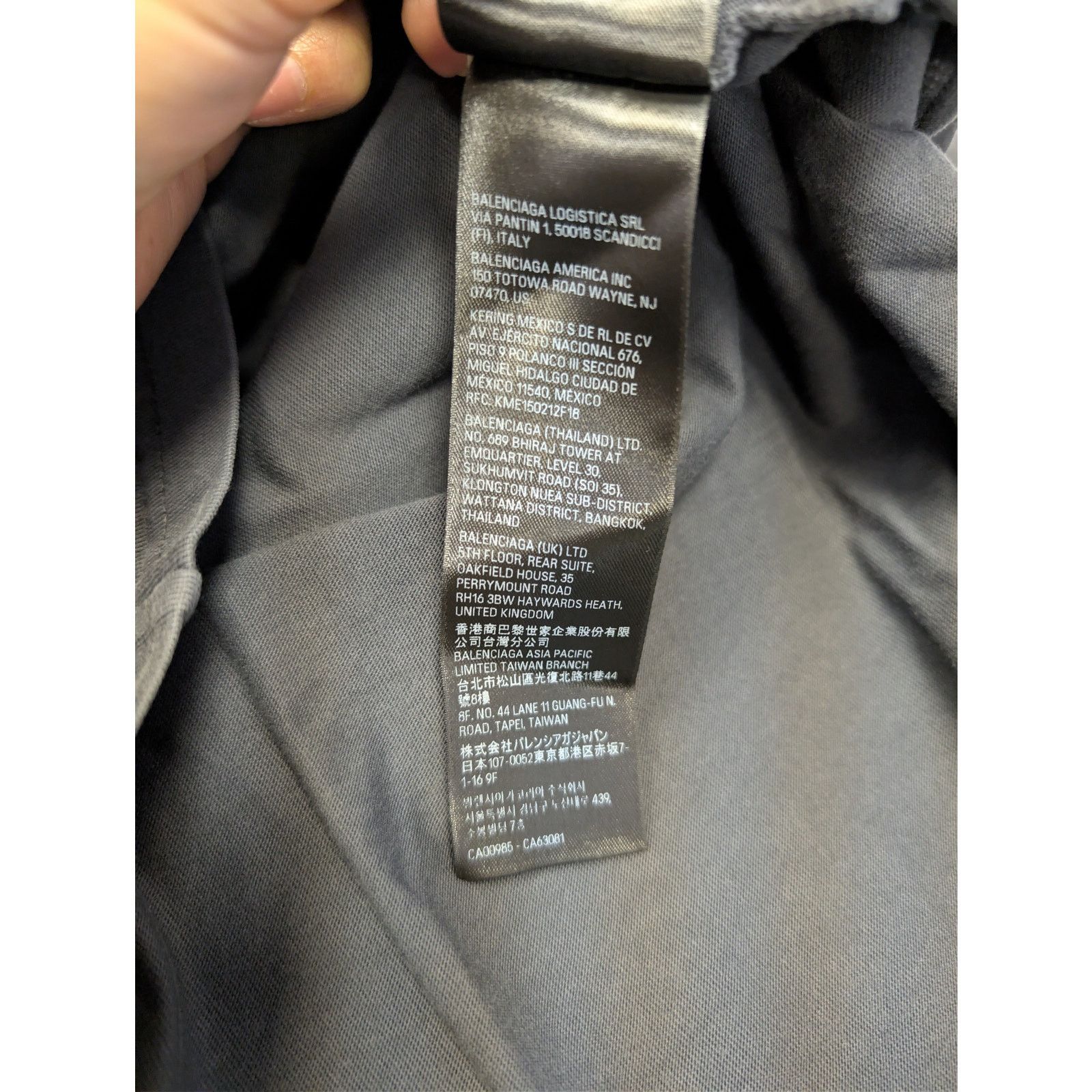 Balenciaga o1rshd1 Offshore Oversized Vintage Jersey T-Shirt in Black Size US M / EU 48-50 / 2 - 21 Thumbnail