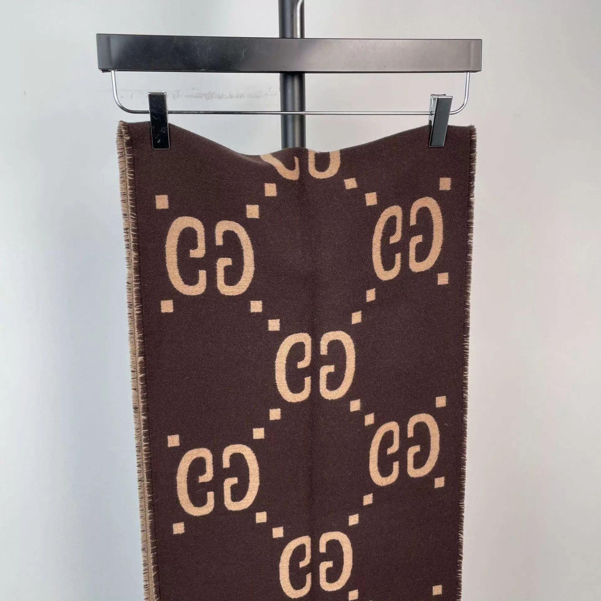 Gucci Gucci 98 New Double Face Wool Logo Print Deep Brown Scarf Size ONE SIZE - 8 Thumbnail