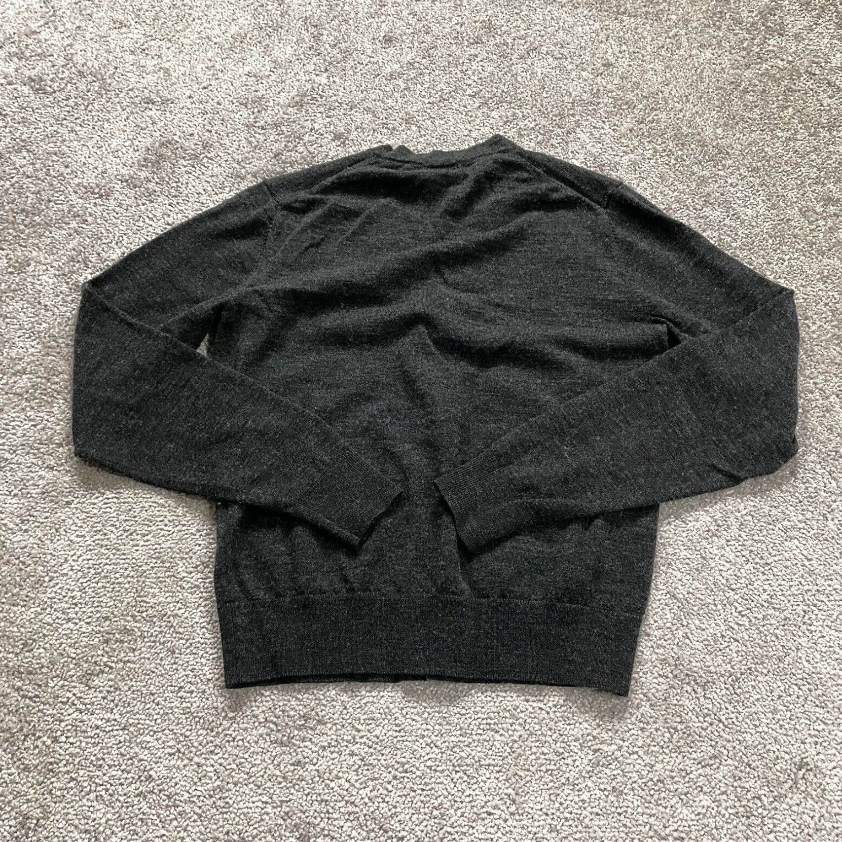 Uniqlo Uniqlo Sweater Women Petites XXS Gray Wool Cardigan V-Neck Button Knit All Seasons Lightweight Size XXS / US 00 / IT 34 - 2 Thumbnail