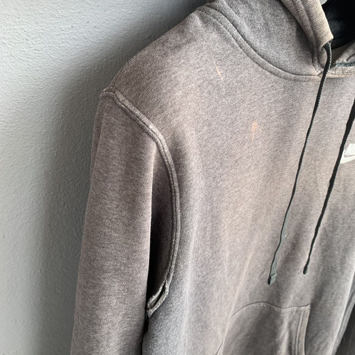 Nike Thrashed Faded Y2K Nike Hoodie Size US M / EU 48-50 / 2 - 3 Thumbnail