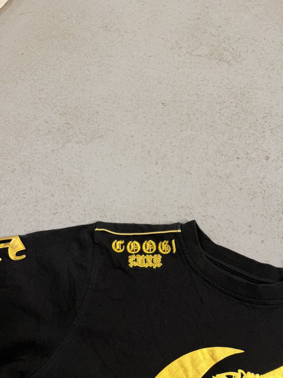 Coogi Vintage 00s Coogi Gold Dragon Thick Blend T-Shirt Size US M / EU 48-50 / 2 - 5 Thumbnail