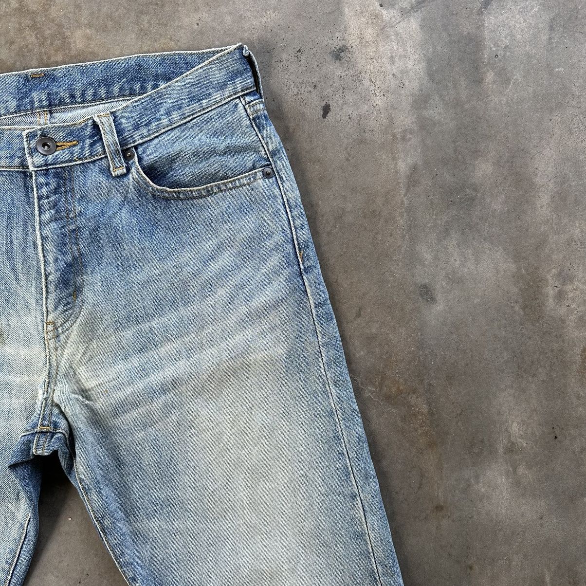 Japanese Brand Vintage Japanese Light Wash Faded Denim Jean Pant W32 Size US 32 / EU 48 - 6 Thumbnail