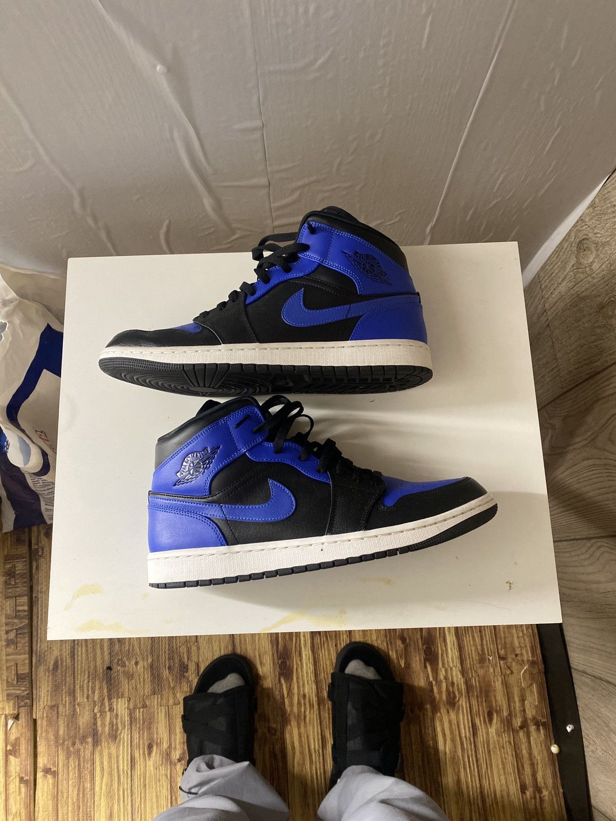Jordan Brand Jordan 1 Mid Hyper Royal Size US 11 / EU 44 - 5 Thumbnail