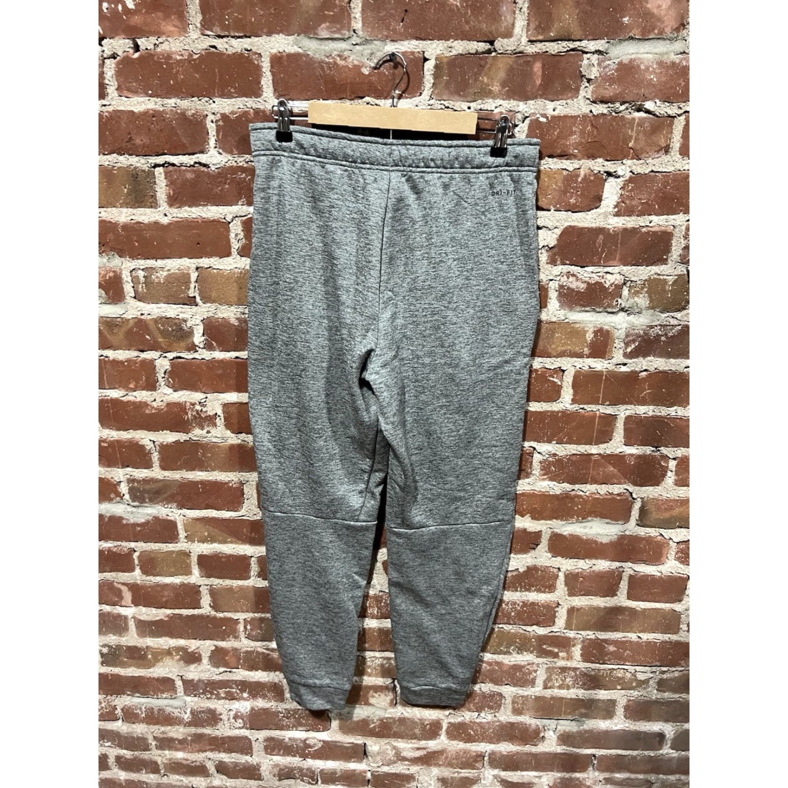 Nike Nike Mens Gray Jogger Sweatpants M Dri-fit Regular Pants Activewear Men's Gray Sweatpants Nike M Size Medium Comfort Fit Size US 31 - 2 Thumbnail