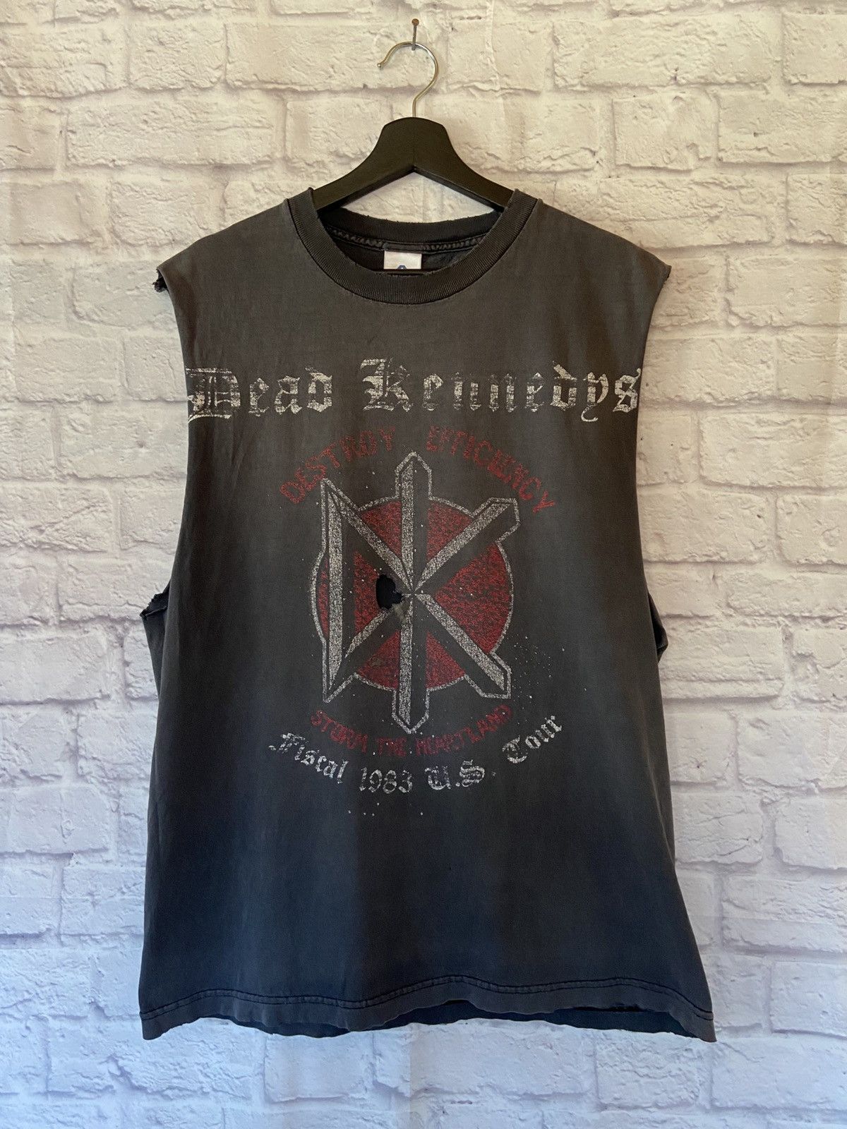 (L) VINTAGE THRASHED DEAD KENNEDY’S CUT OFF T-SHIRT