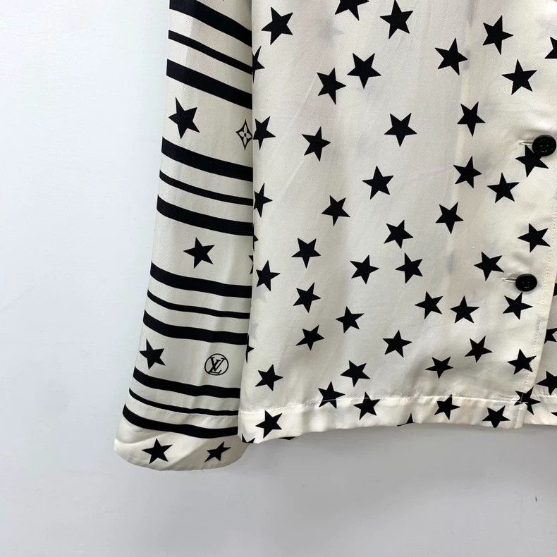 Louis Vuitton Louis Vuitton 22 Long Sleeve Shirts with White Stripes, Fi Size XS / US 0-2 / IT 36-38 - 4 Thumbnail
