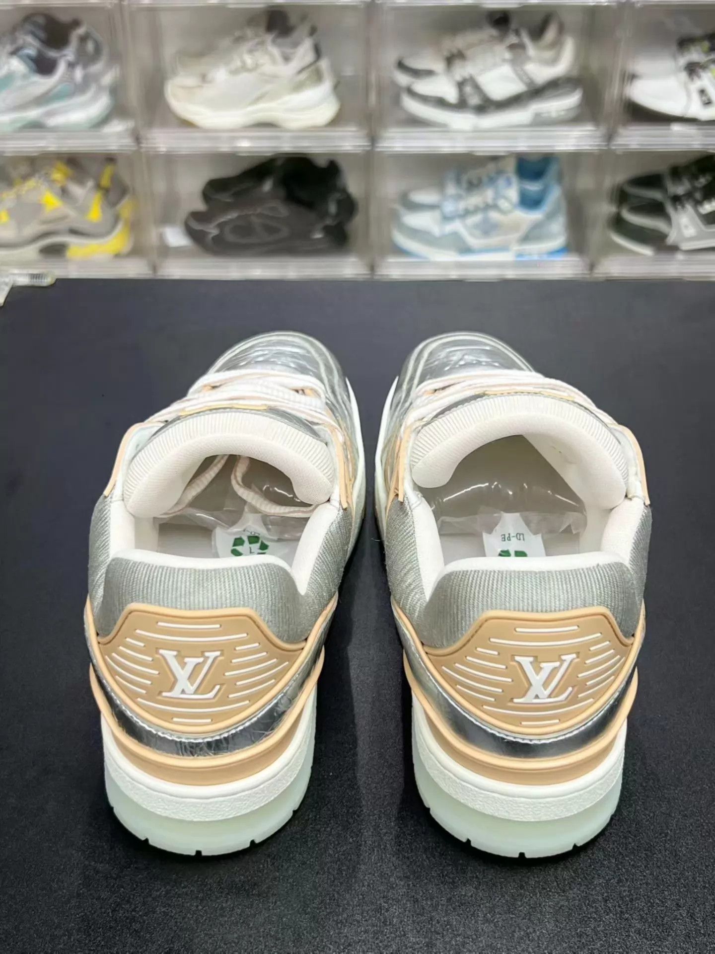Louis Vuitton LV Trainer Metallic Silver UK6.5 Near New Size US 7.5 / EU 40-41 - 7 Thumbnail