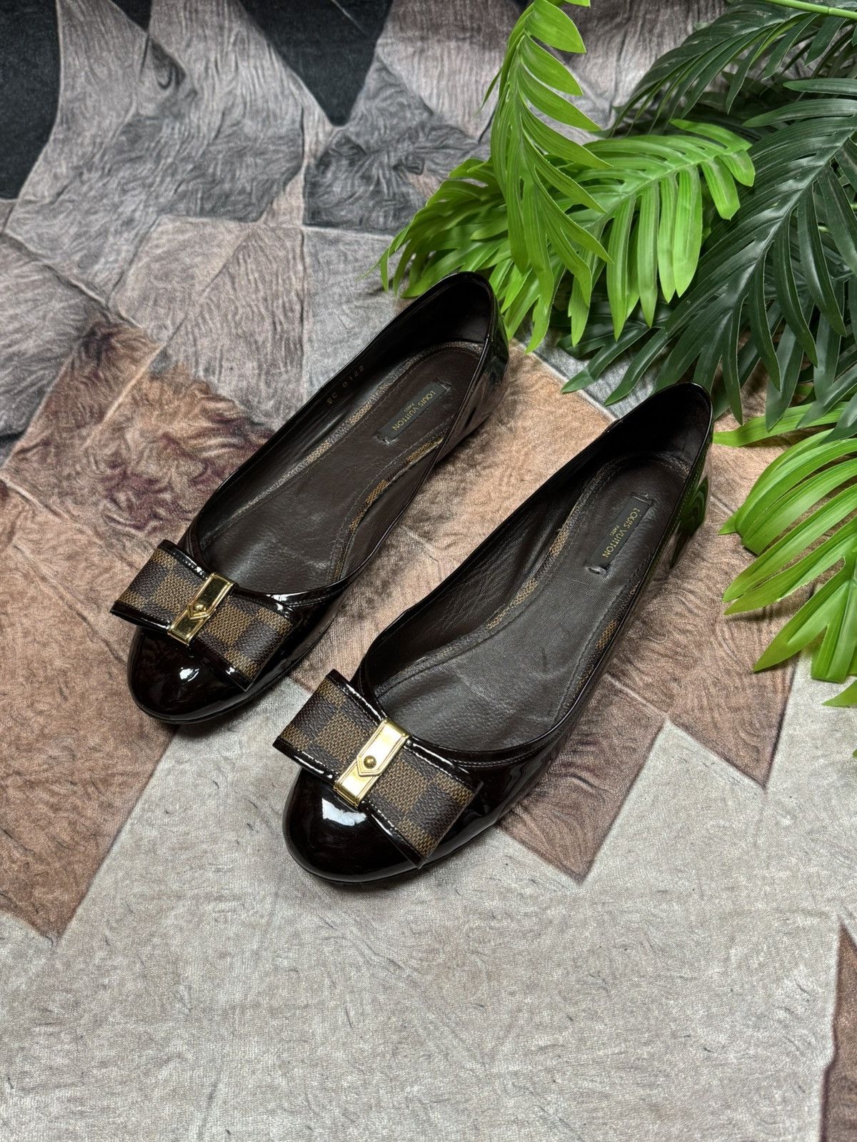 Louis Vuitton Louis Vuitton Brown Patent Leather ballet flats size 41 Size US 11 / IT 41 - 1 Thumbnail