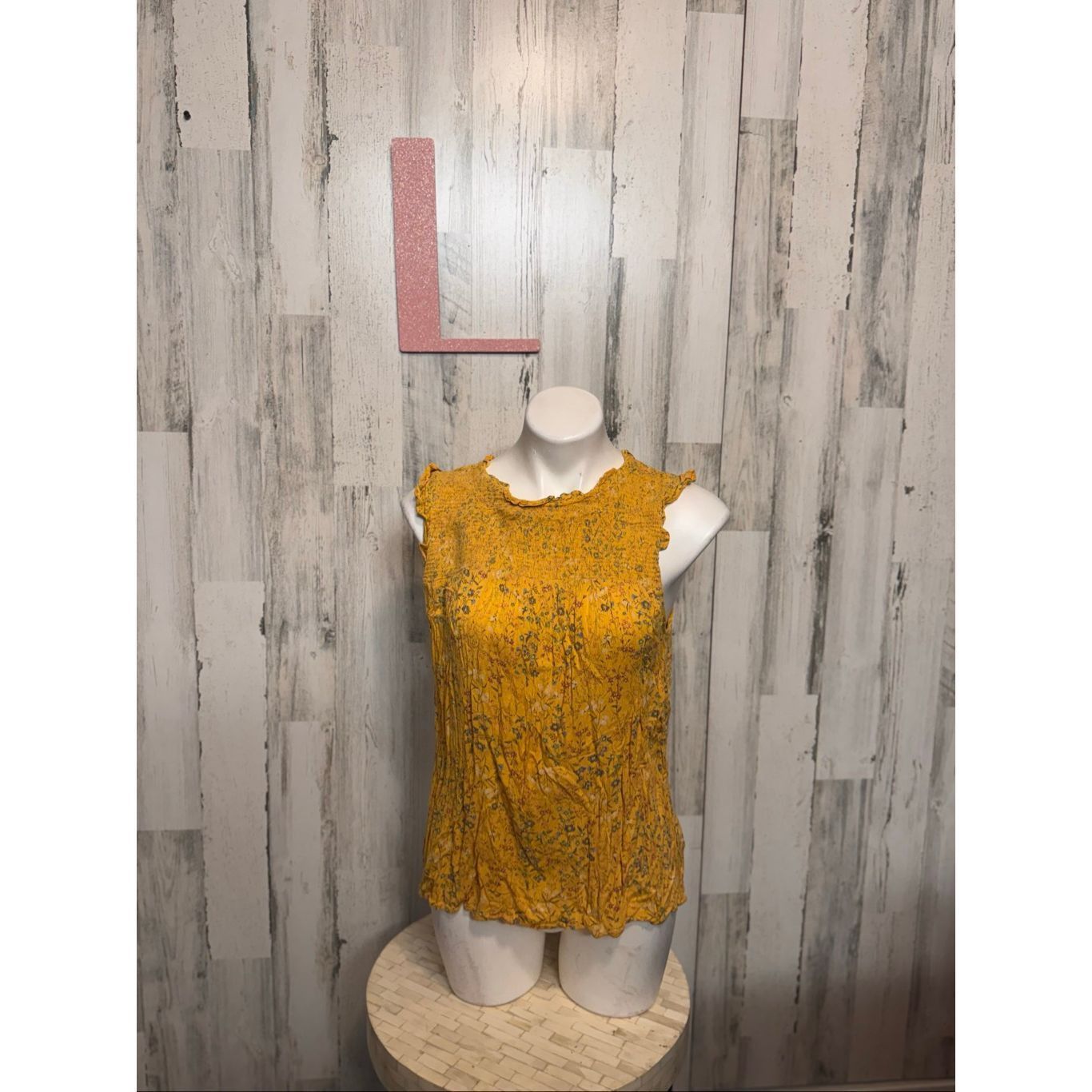 Old Navy Old Navy Yellow Floral Textured Tank Top Women’s Large | Boh Size L / US 10 / IT 46 - 3 Thumbnail
