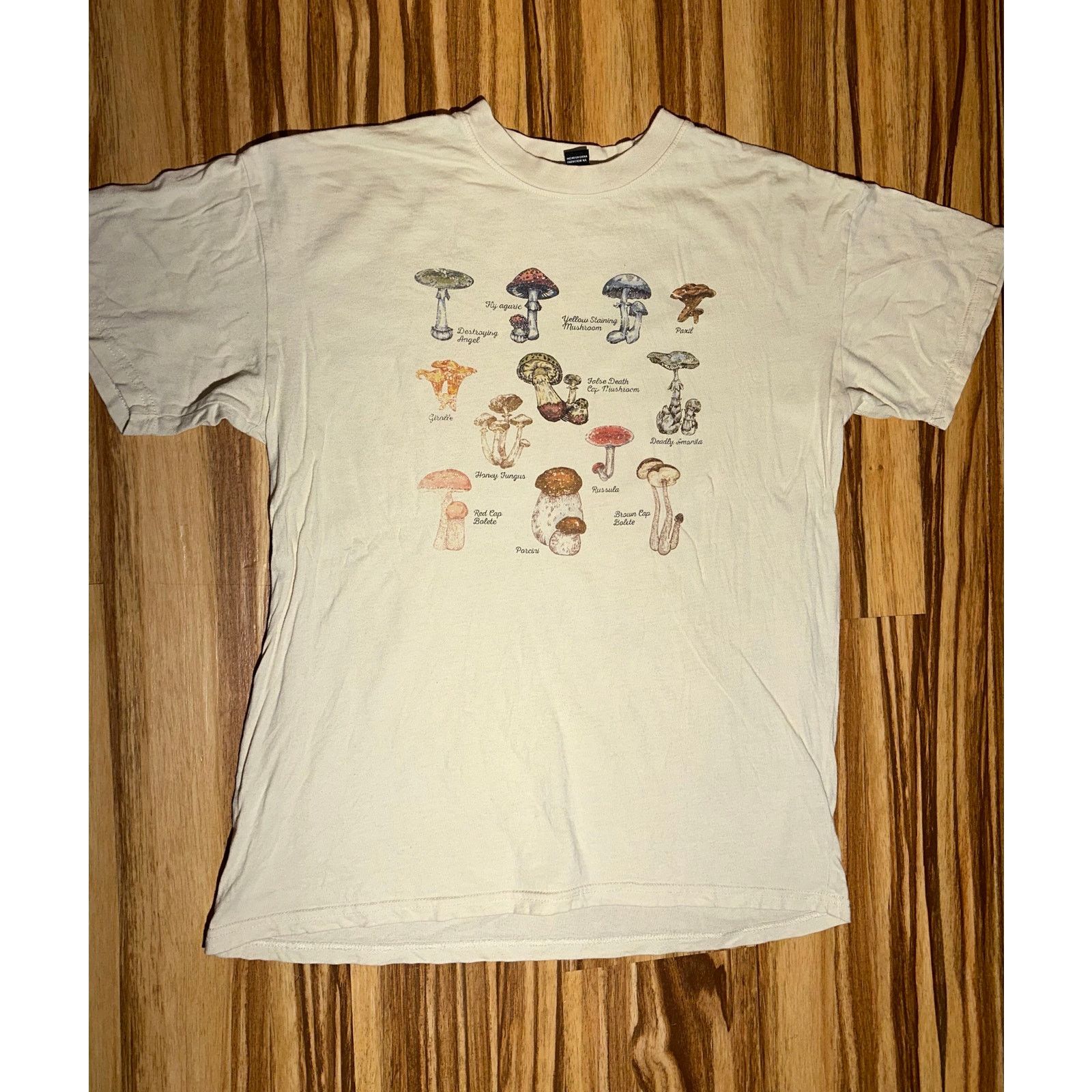 Forever 21 Forever 21 Mushroom Guide Size Medium Shirt Size M / US 6-8 / IT 42-44 - 2 Thumbnail