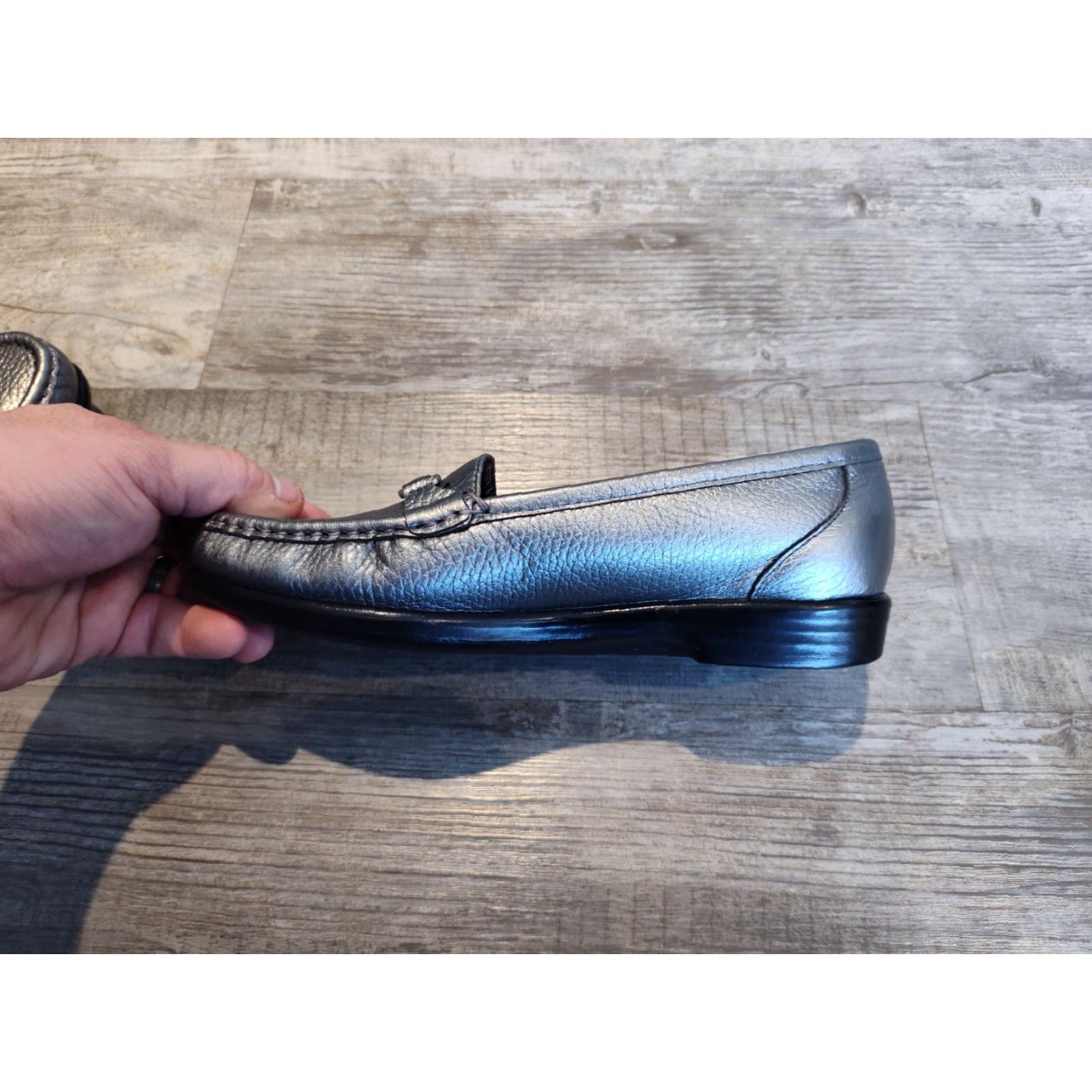 SAS SAS Metro Loafers Women’s 6.5 M Gray Silver Leather Horsebit Flats Casual Shoes Size US 6.5 / IT 36.5 - 6 Thumbnail