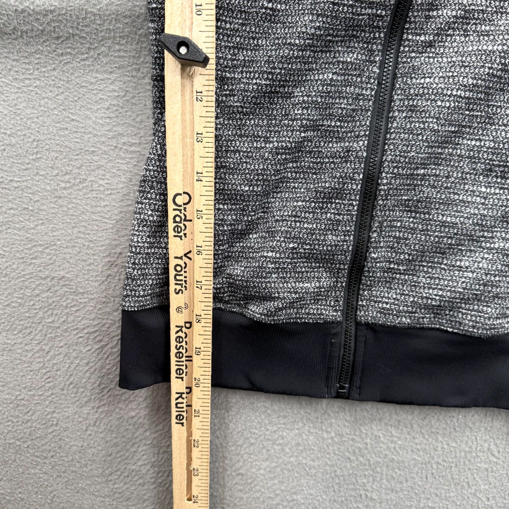 Lululemon Lululemon Jacket Womens 4 Gray Full Zip Knit Track Funnel Neck Running Athletic Size S / US 4 / IT 40 - 5 Thumbnail