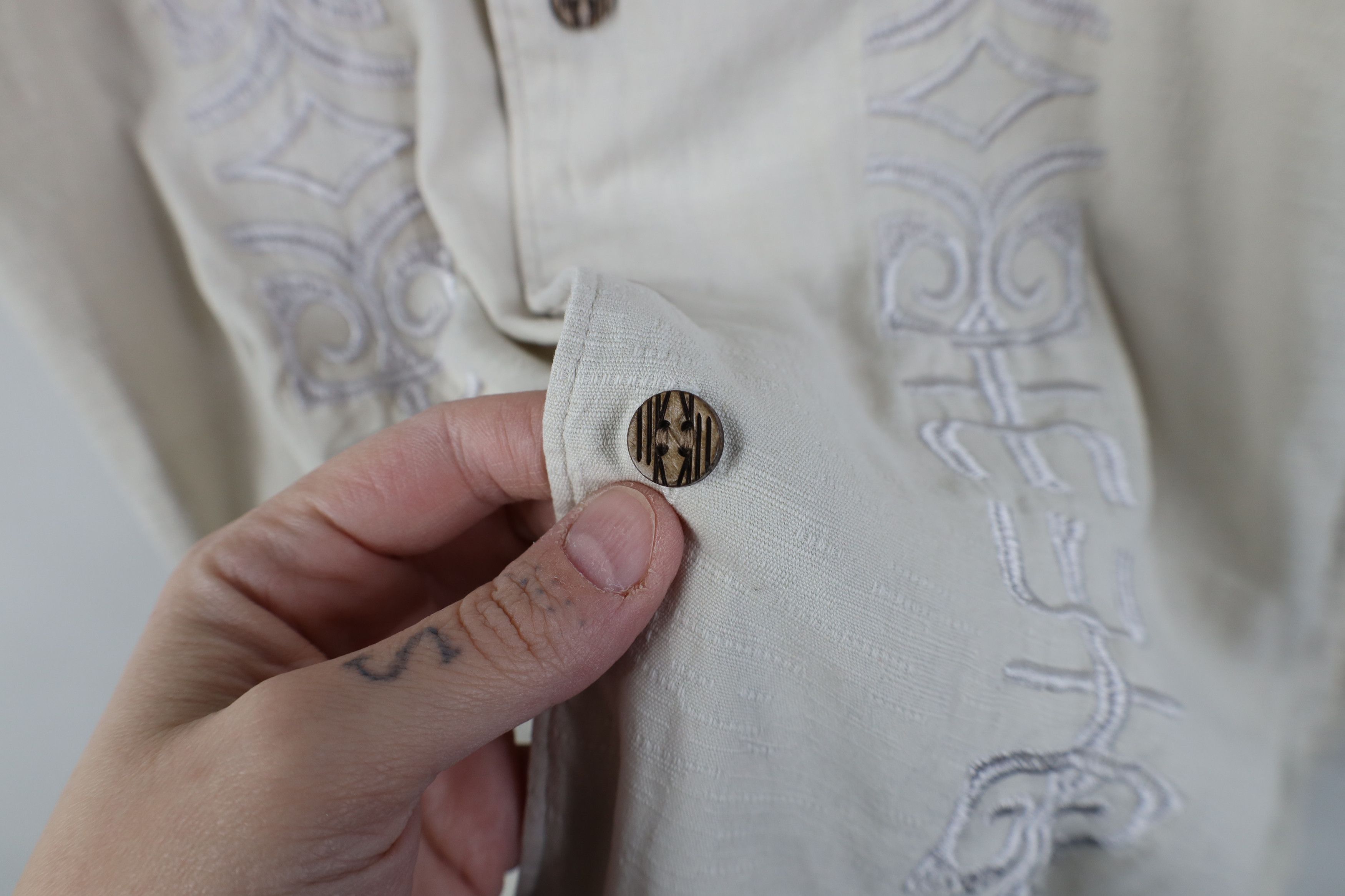 Quiksilver Vintage Quiksilver Surfing Silk Tribal Camp Button Shirt Size US M / EU 48-50 / 2 - 9 Thumbnail