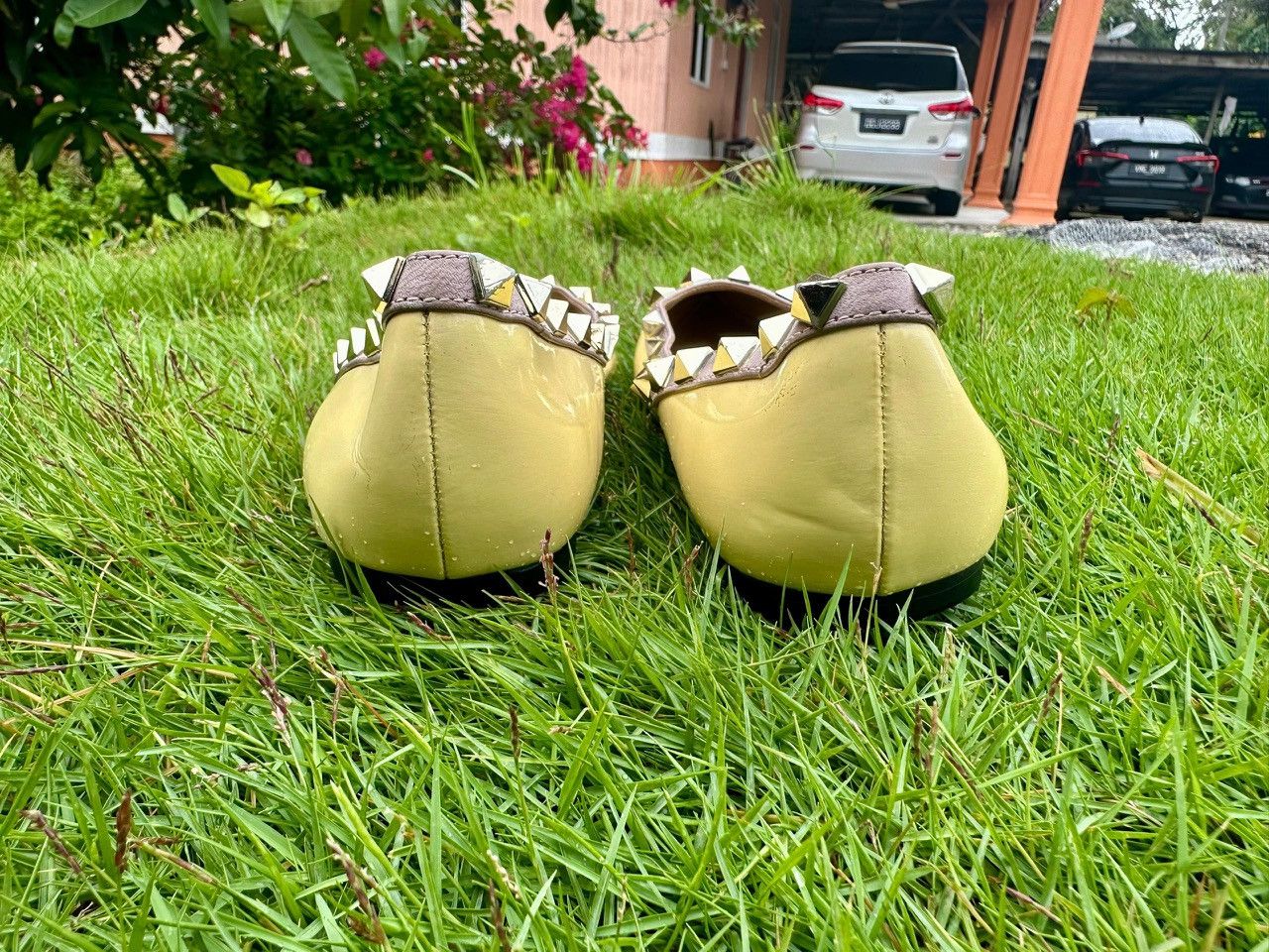 Valentino Authentic Valentino Garavani Rockstud Ballet Flats Size US 7 / IT 37 - 4 Thumbnail
